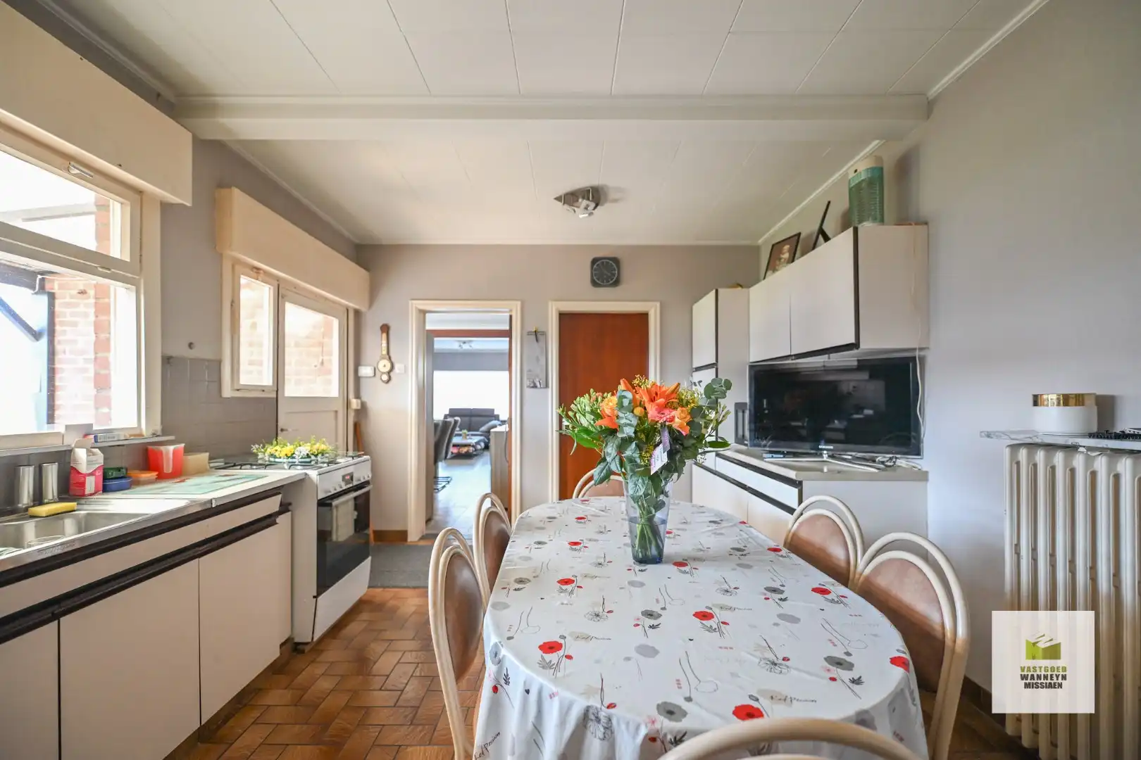 Ruime hoekwoning met mogelijkheid tot 3 slaapkamers, garage en tuin in centrum Wingene foto 9