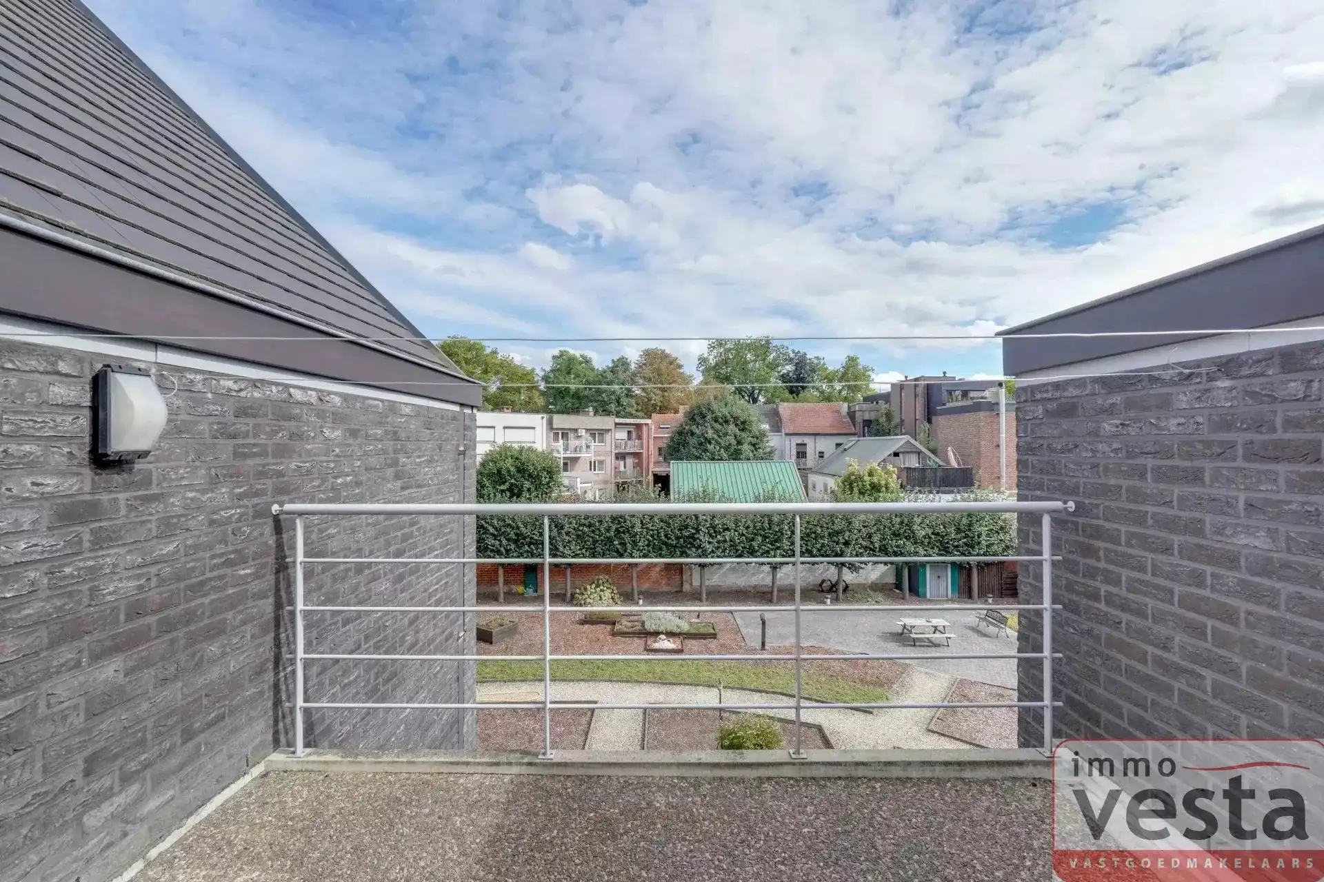 Ruim appartement in Sint-Truiden foto 15