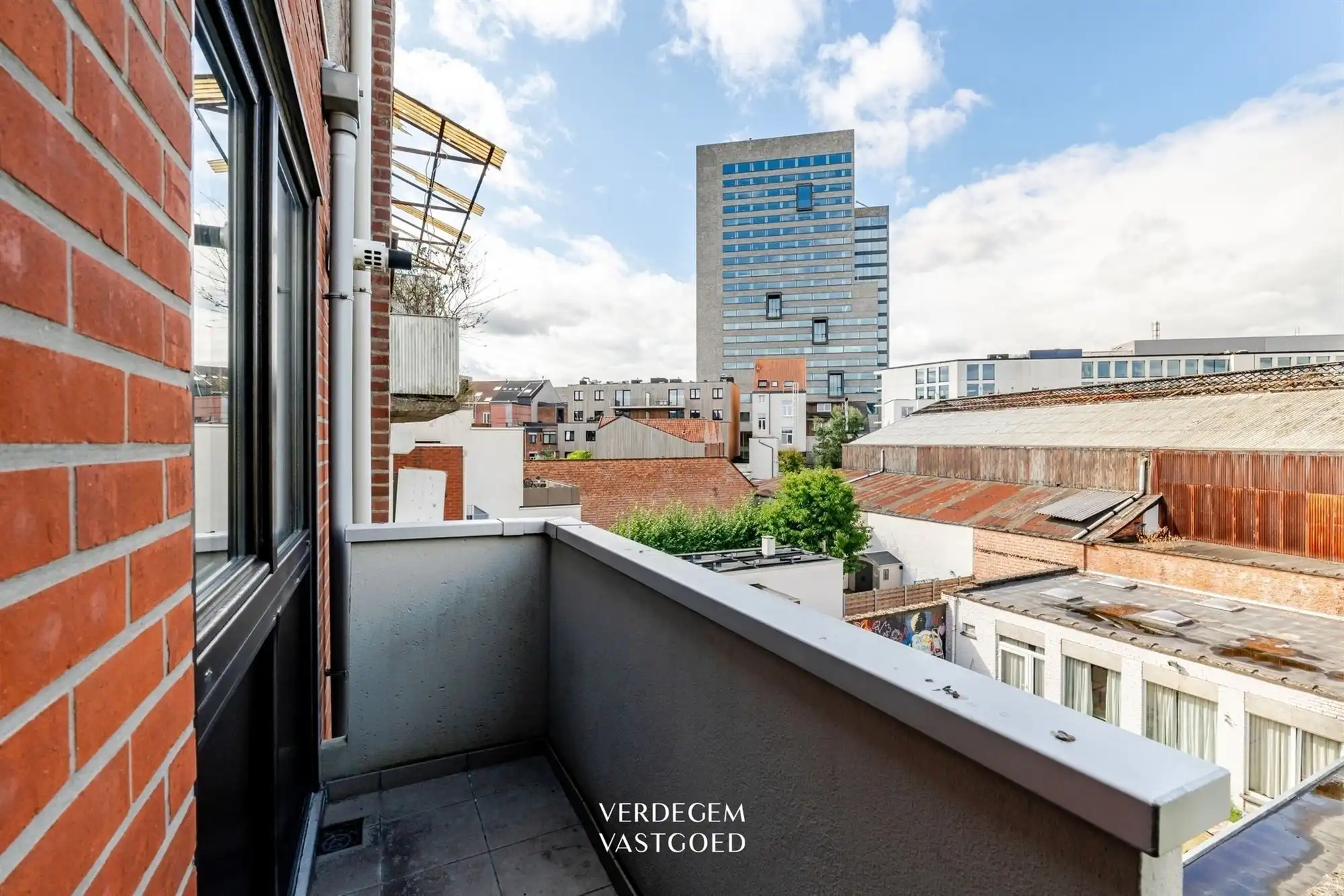 Leuk appartement op topligging met 2 slaapkamers, berging en terras foto 8
