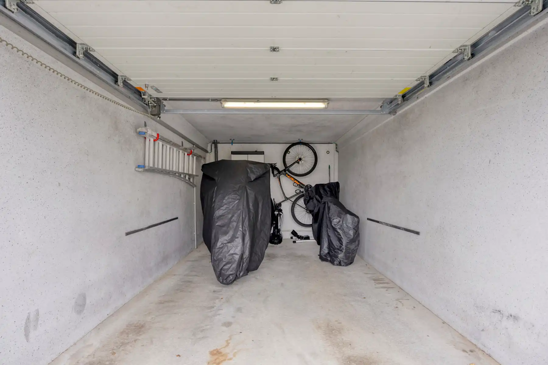 Uitzonderlijk ruim appartement met garage en staanplaats foto 28