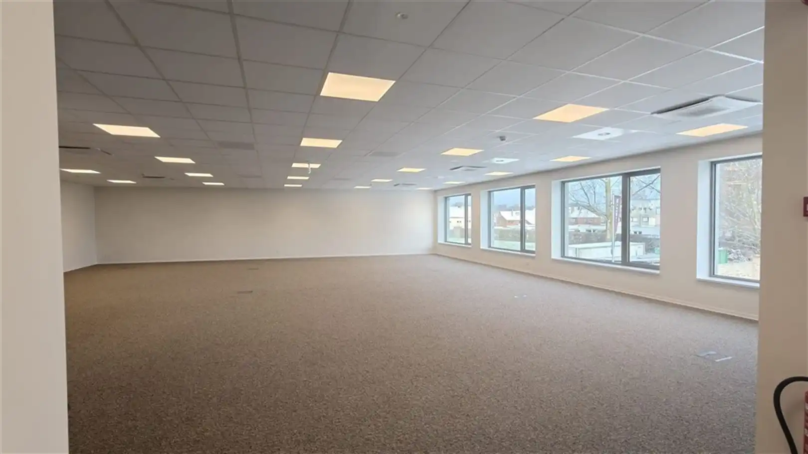 Nieuwbouw kantoren op strategische locatie in Destelbergen foto 6