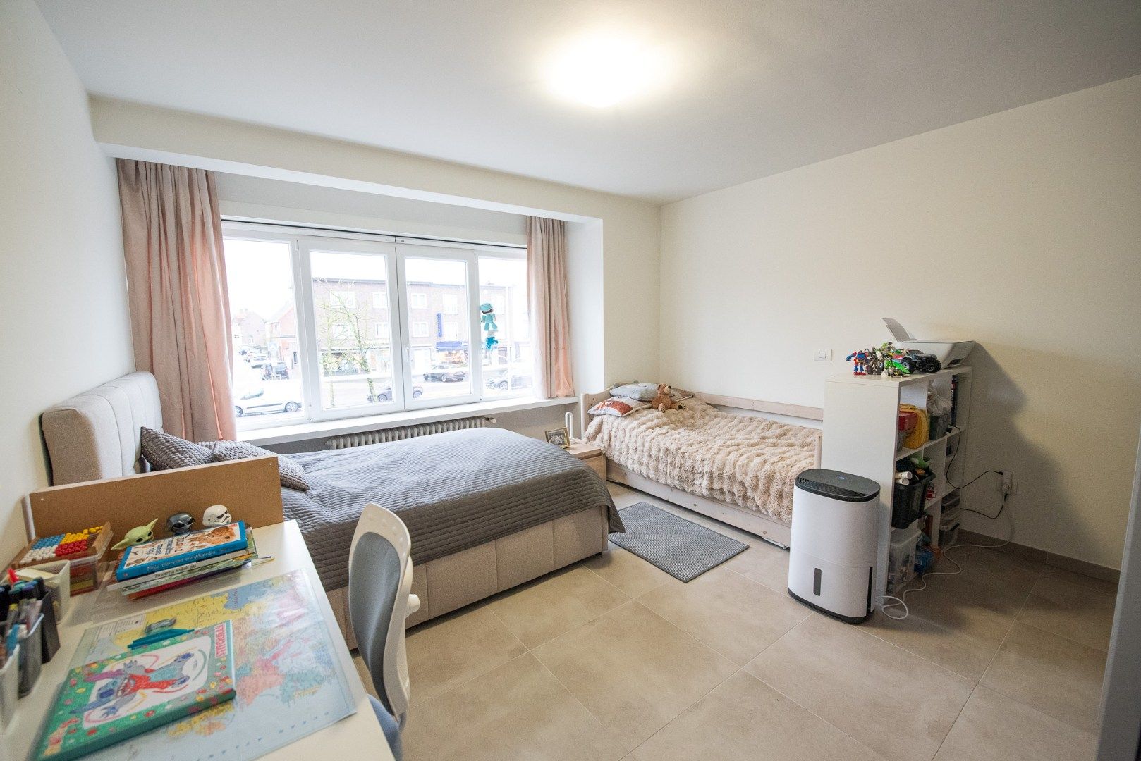 Instapklaar lichtrijk appartement met 2 slaapkamer, garagebox en zéér ruim terras! foto 7