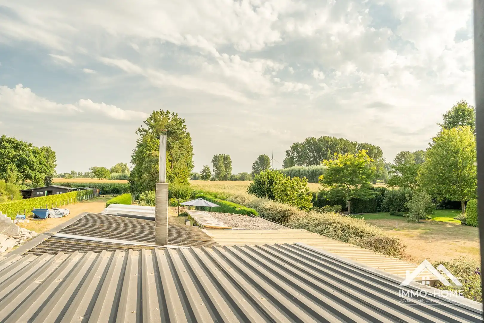 Vrijstaande woning in landelijke omgeving met veel potentieel!  foto 2