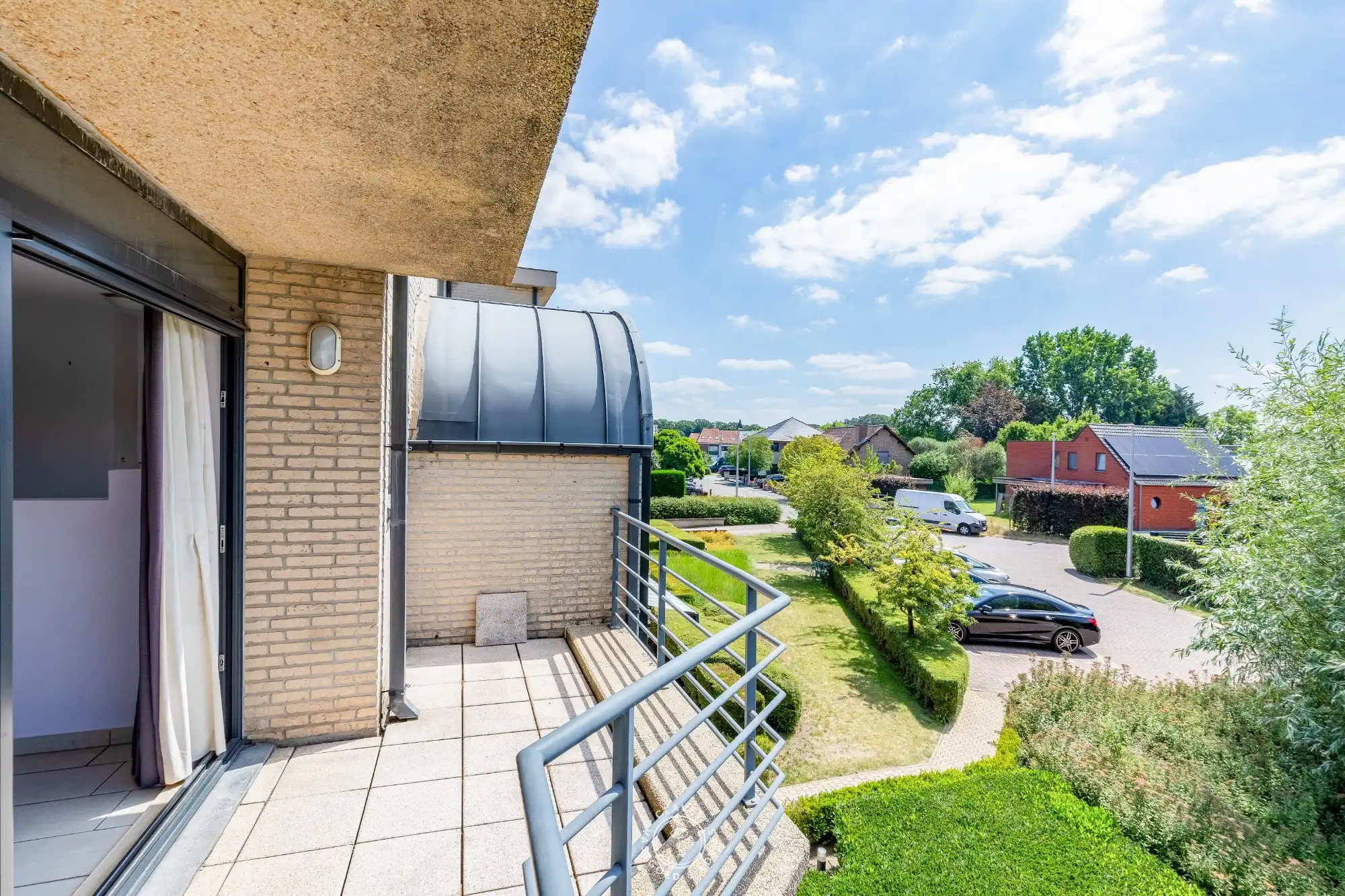 Ruim appartement met drie slaapkamers en zonnig terras foto 8