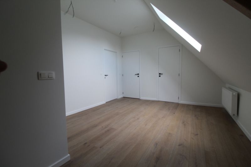 Gerenoveerde woning met drie/vier slaapkamers te Kachtem foto 10