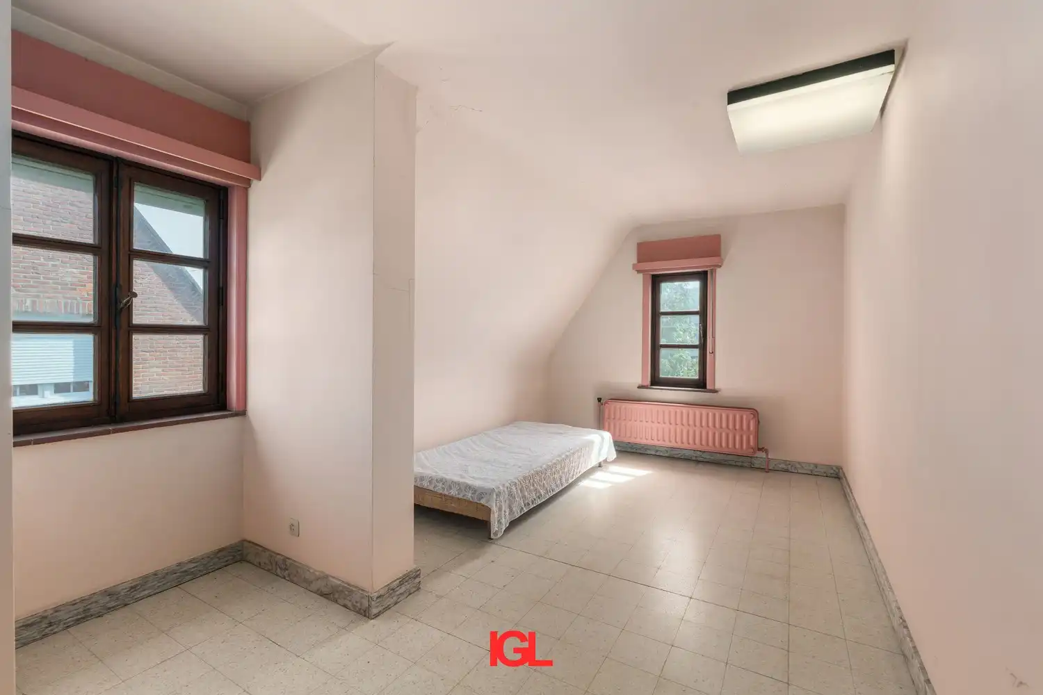 Ruime villa van 200 m² met 5 slaapkamers nabij centrum Sint-Pieters-Leeuw foto 9