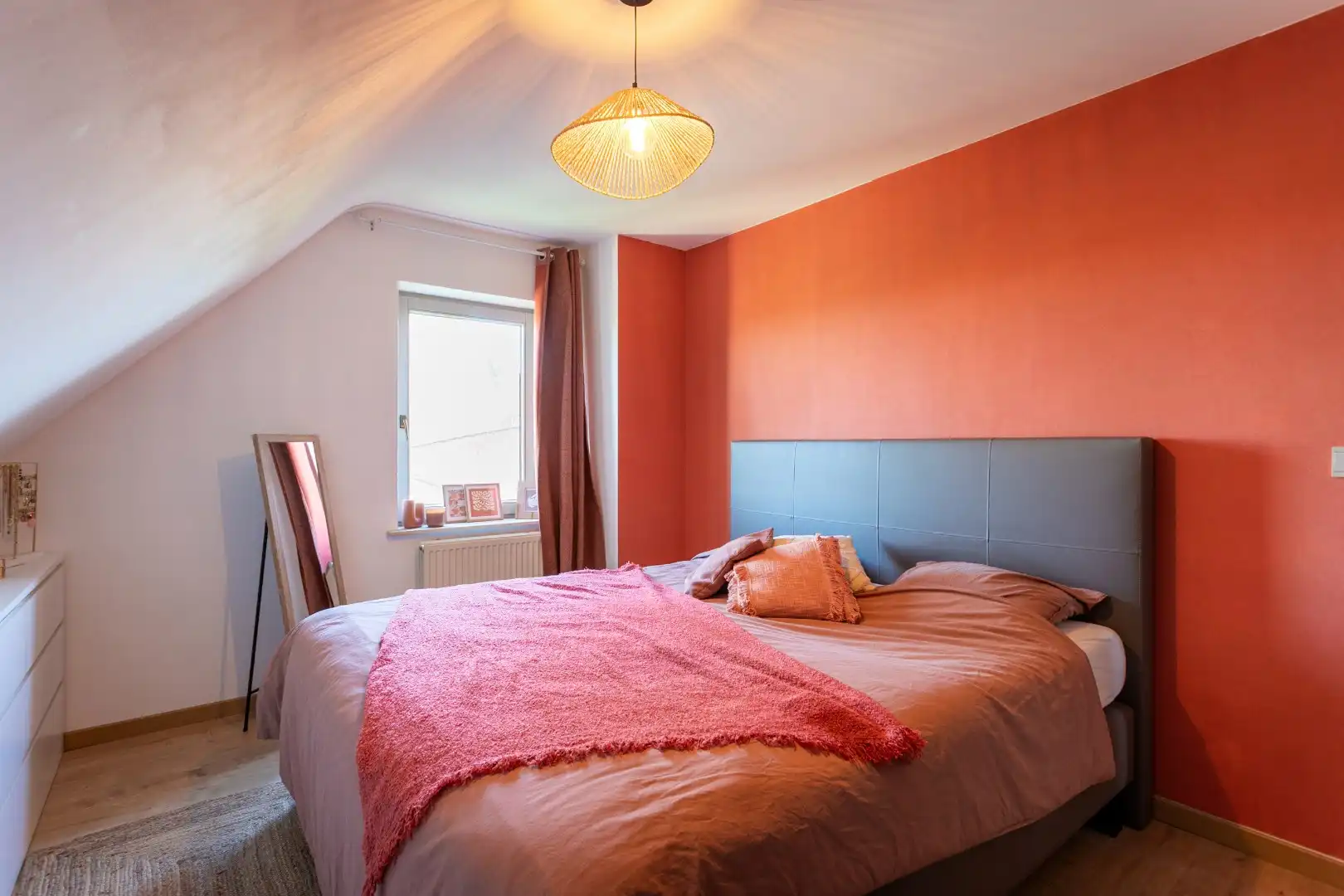 Vrijstaande woning met 4 slpks, zuidgerichte tuin en garage foto 18