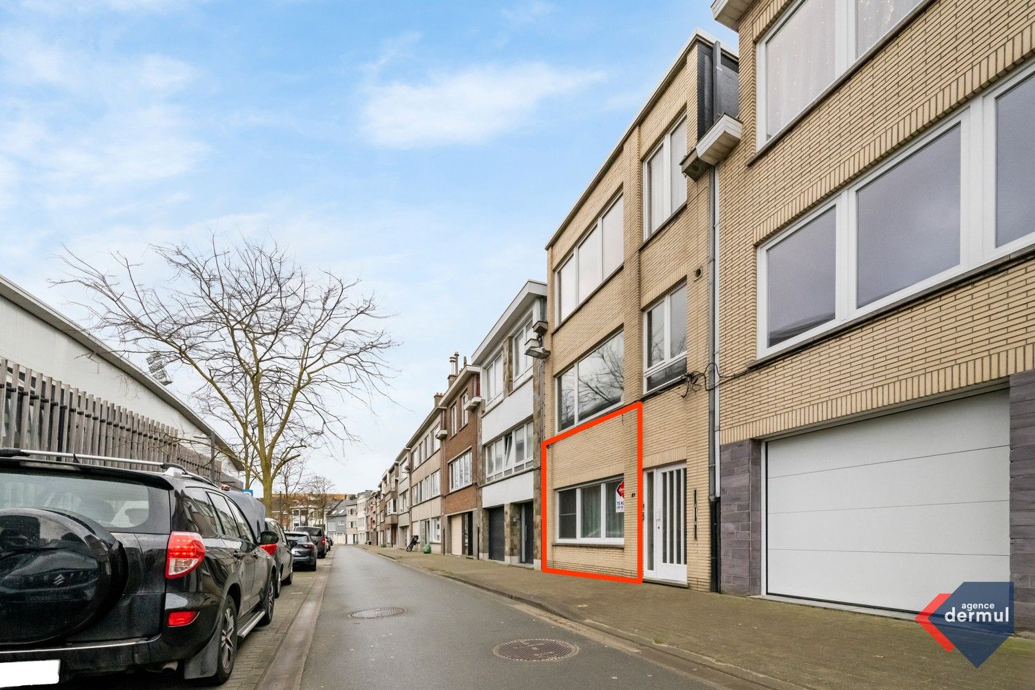 GELIJKVLOERS APPARTEMENT foto {{pictureIndex}}