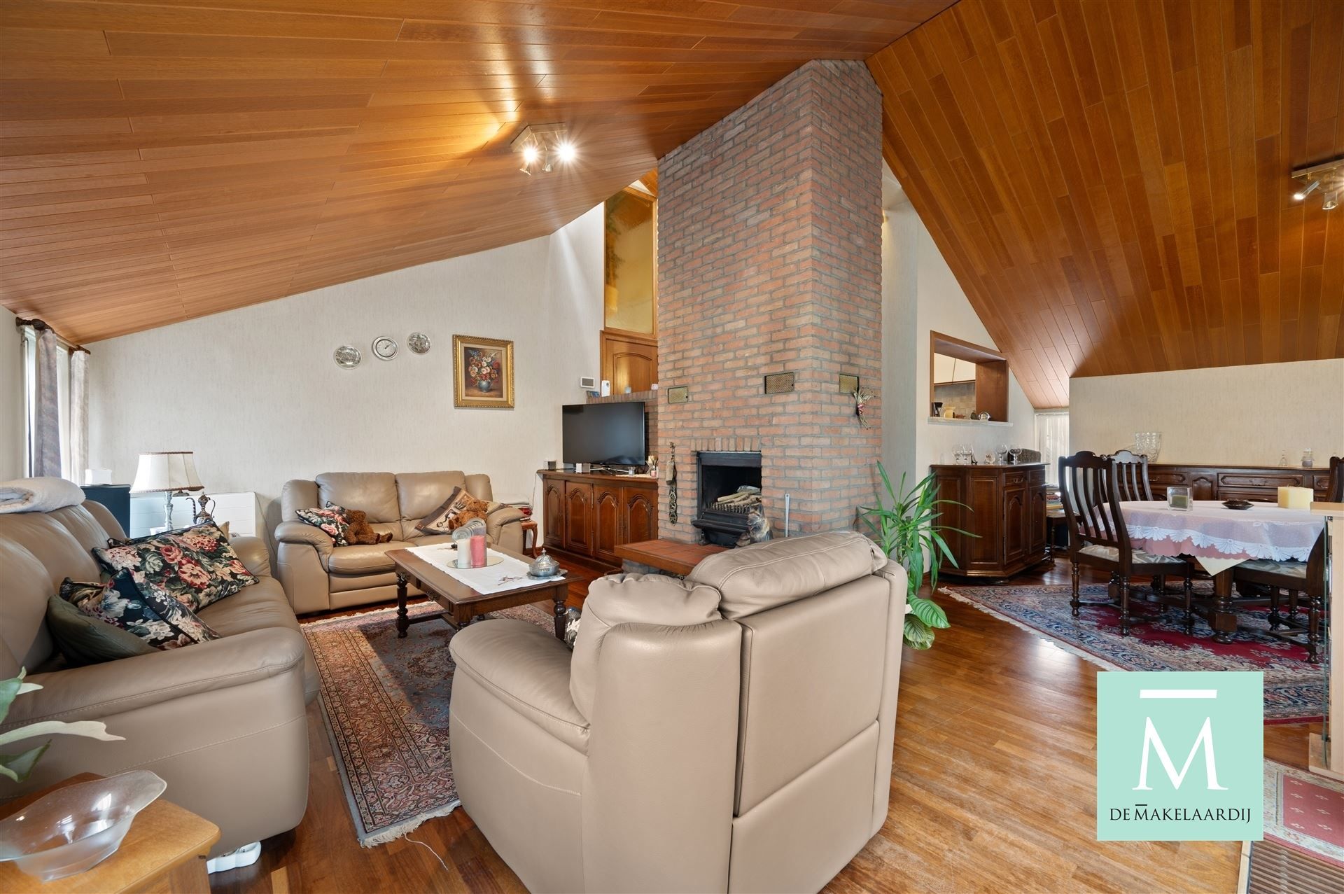 Uitstekend gelegen woning met 3 slaapkamers en garage foto 4