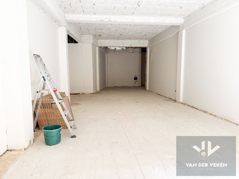 Interessant handelsgelijksvloers in Hasselt-Centrum foto 2