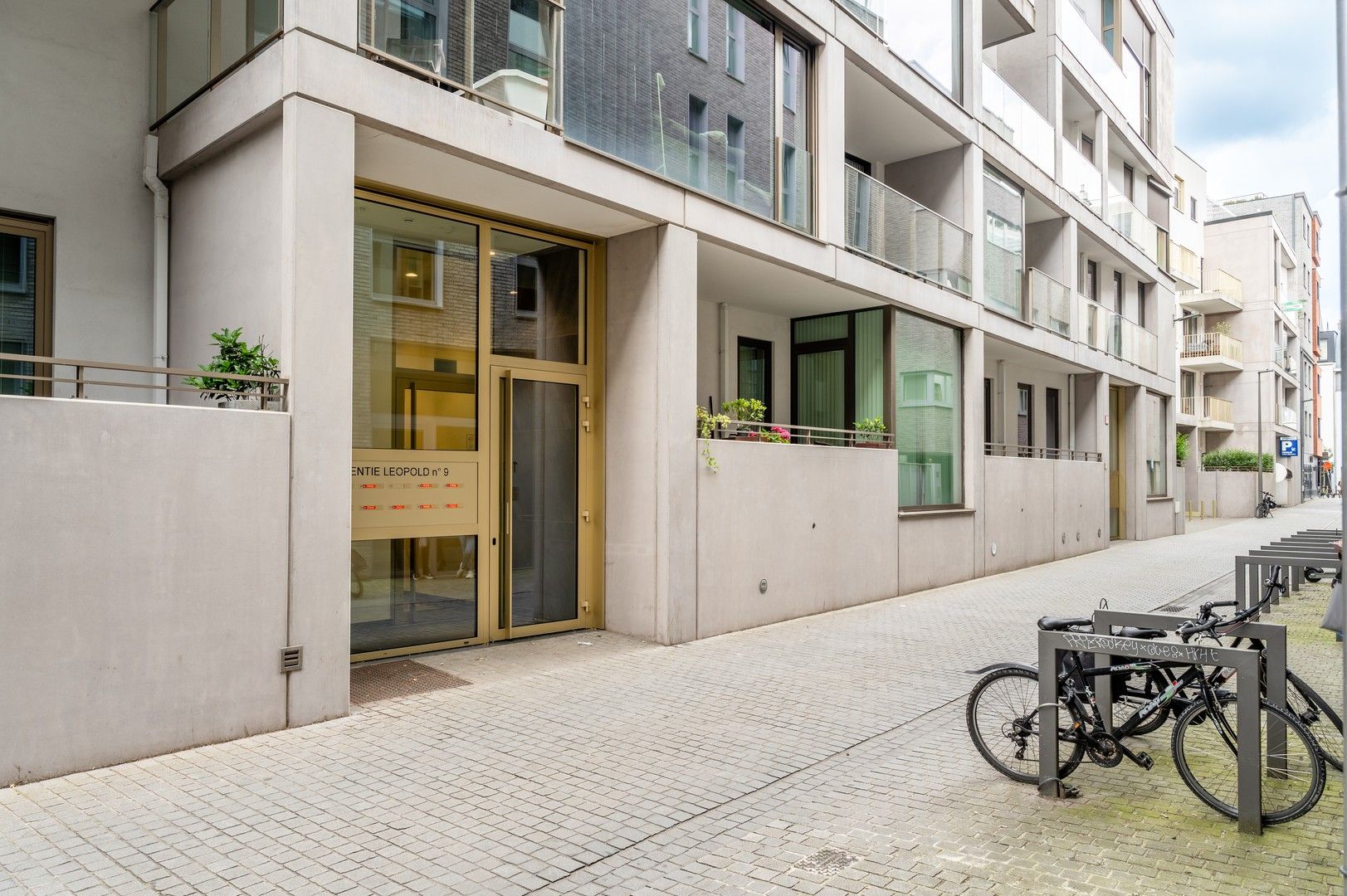 Luxueus gelijkvloers appartement in Residentie Leopold foto 22