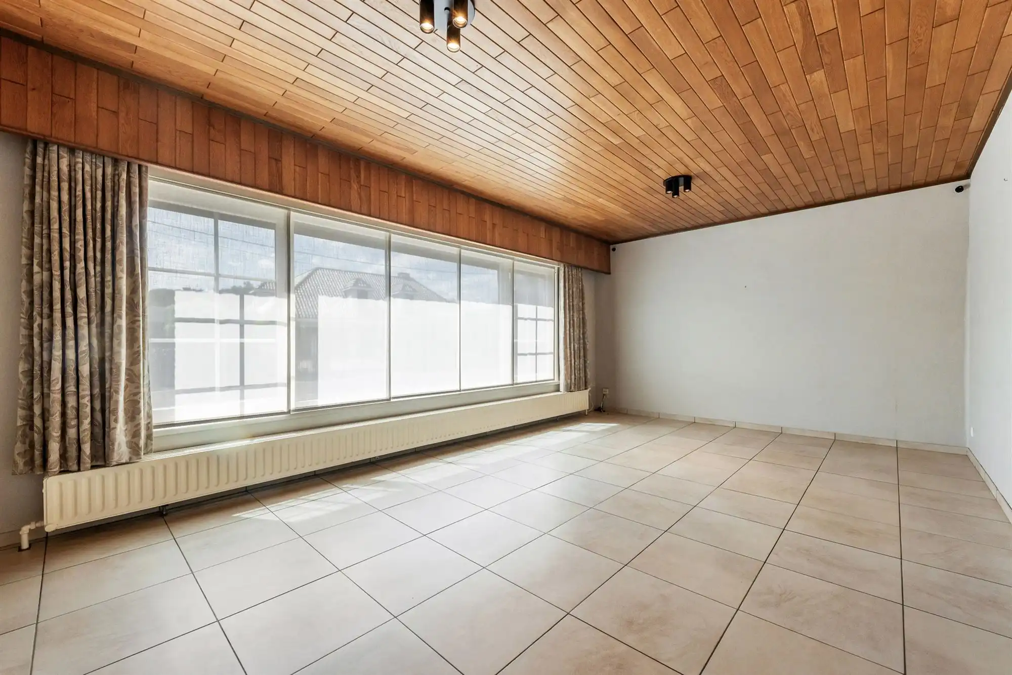 INSTAPKLARE GELIJKVLOERSE WONING OP RUSTIGE LIGGING foto 2