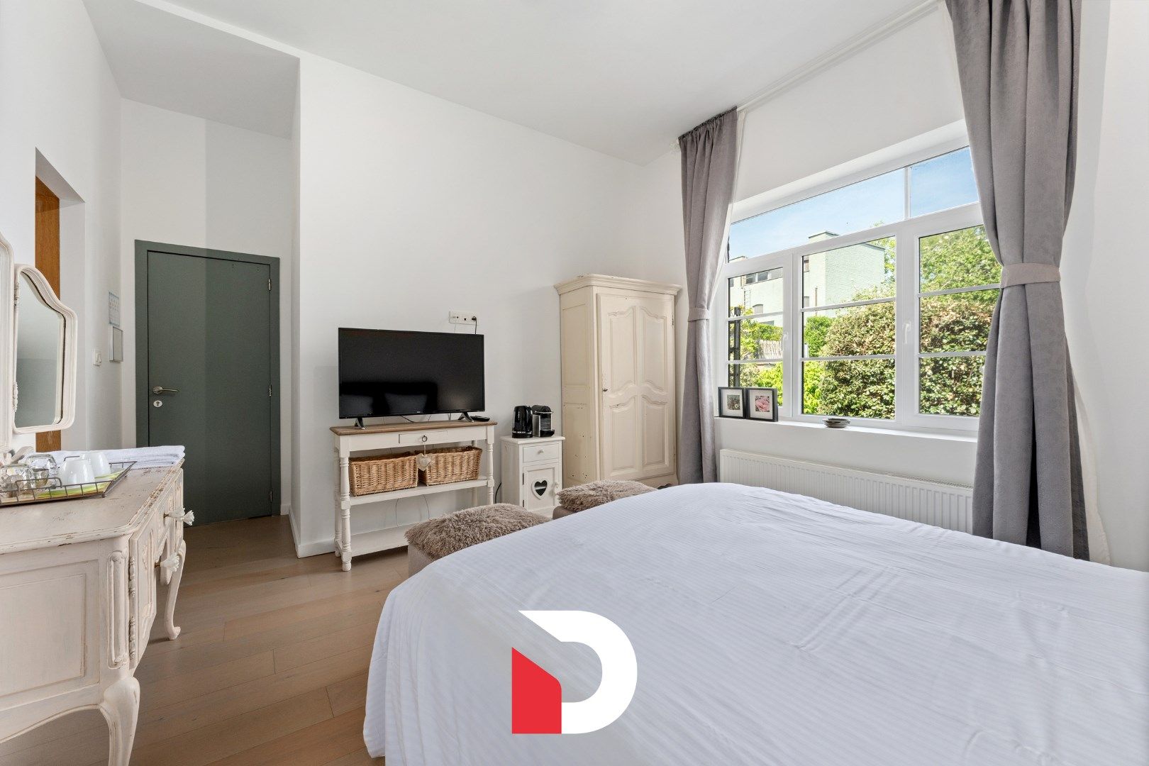 Burgerwoning met 5 slk en vergunde gastenlogies foto 21