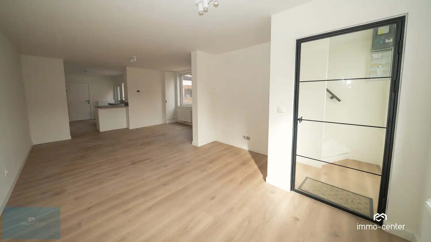 ✨ Volledig gerenoveerde halfopen woning met 2 slaapkamers in Genk foto 20