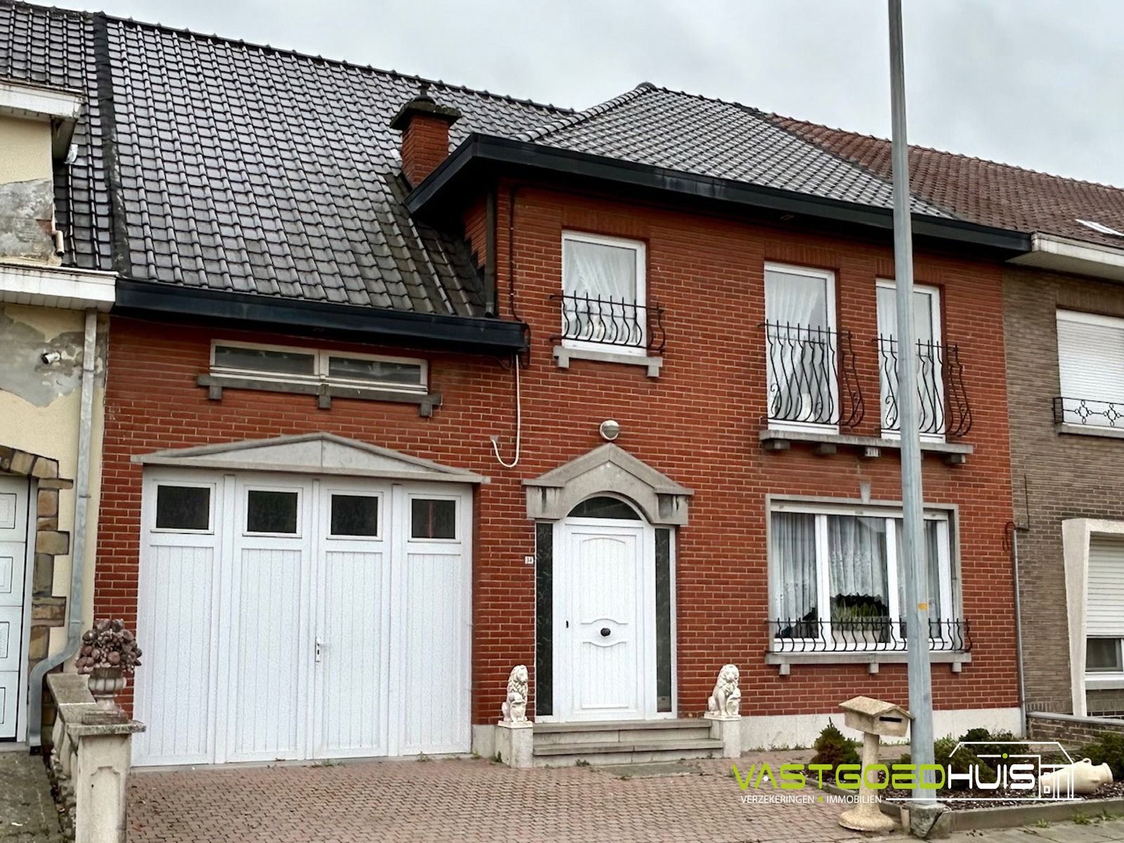 Ruime gezinswoning met garage en tuin foto 30