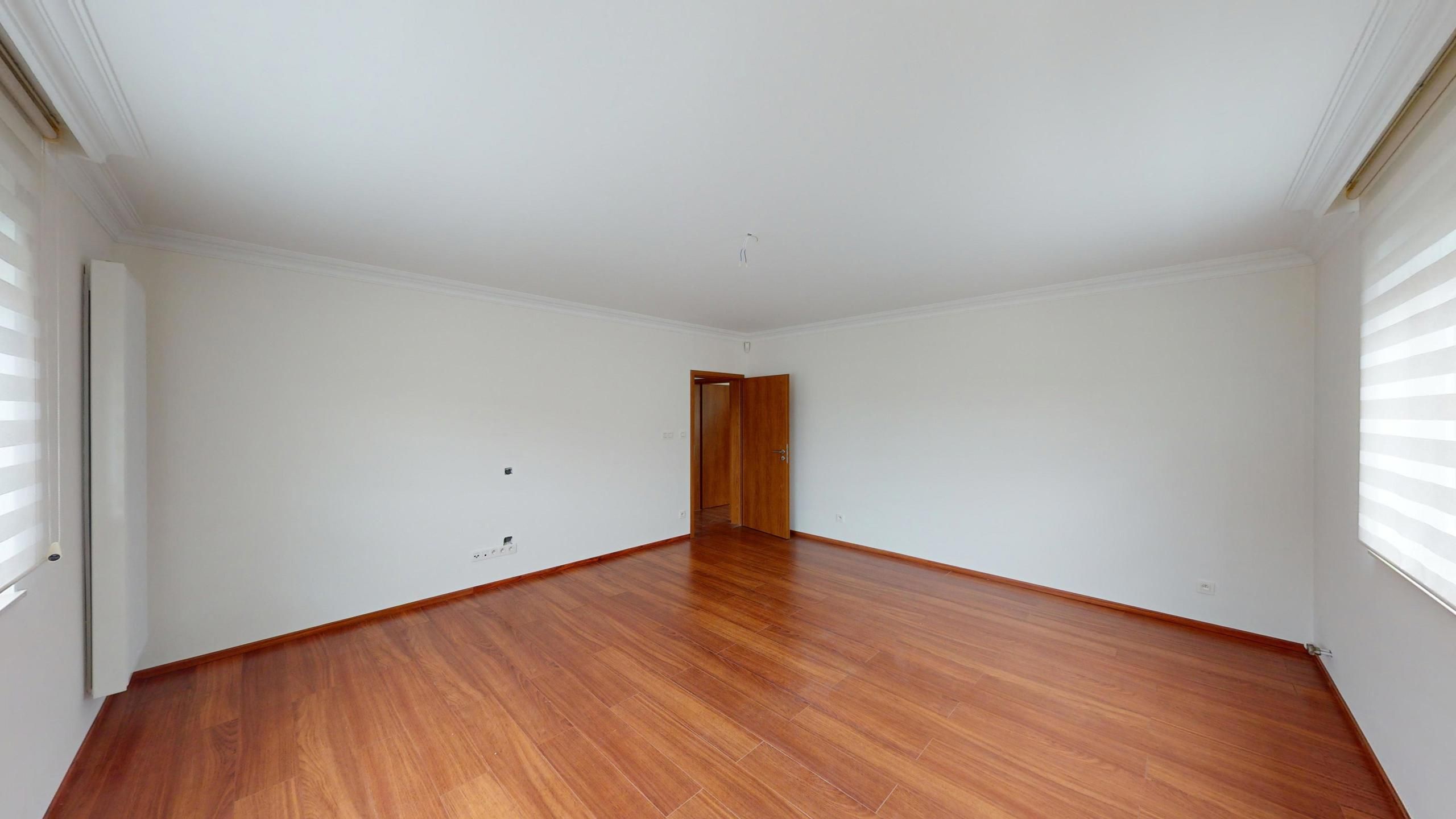 Ruime villa van 215m² met 4 slpks dichtbij Beringen-Centrum! foto 10