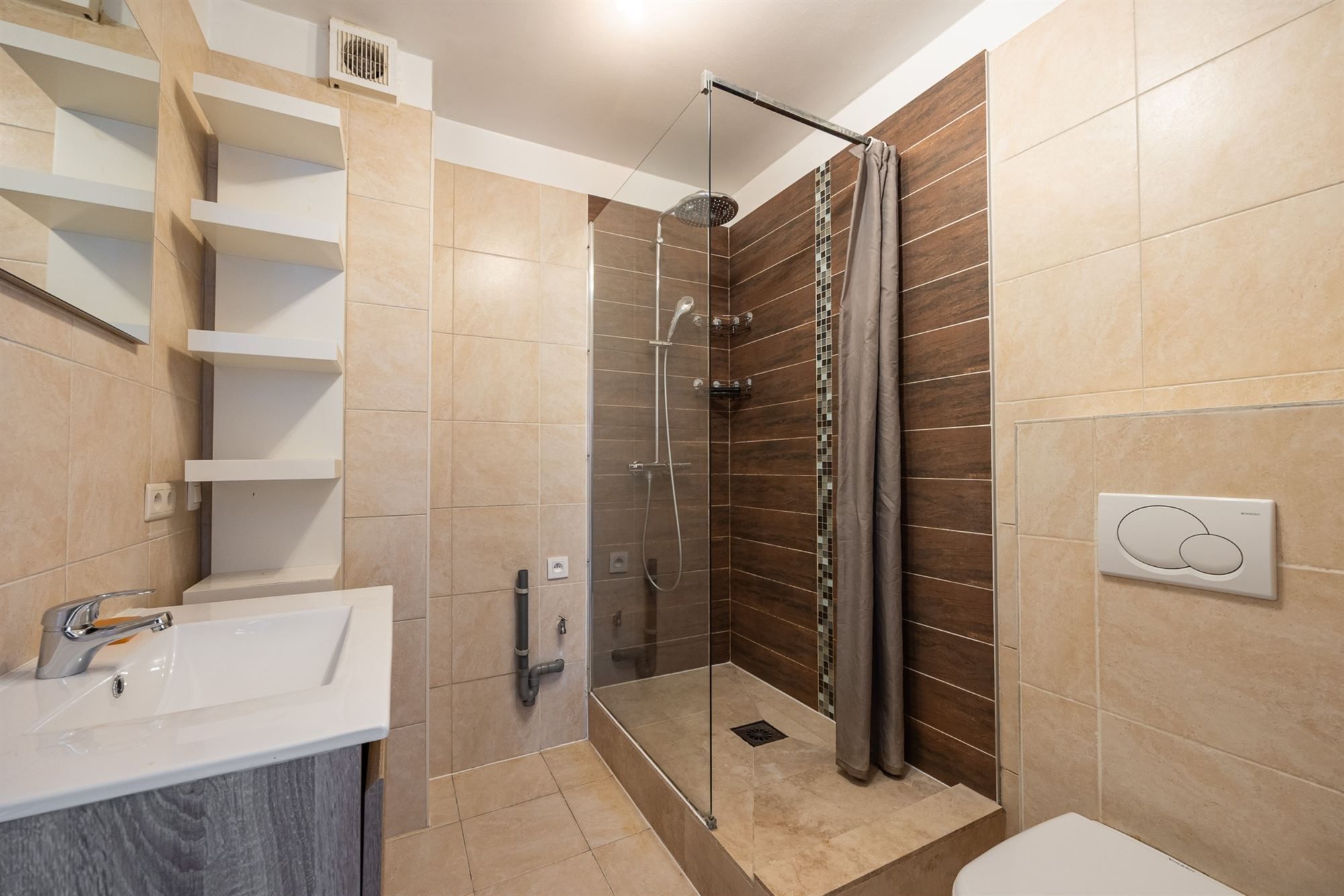 Verhuurd investeringsappartement met 2 slaapkamers foto 11