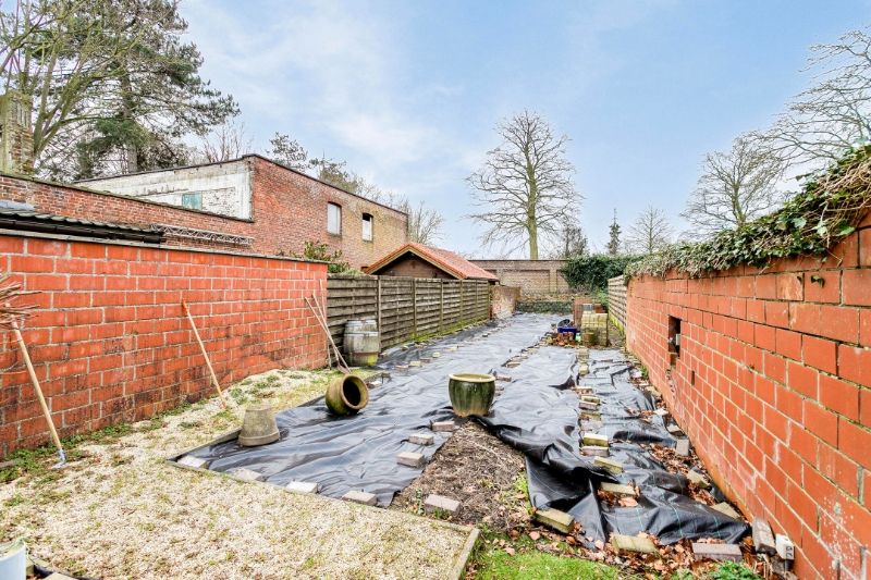 Centrum Izegem - Zeer ruime woning met 4 slaapkamers foto 14