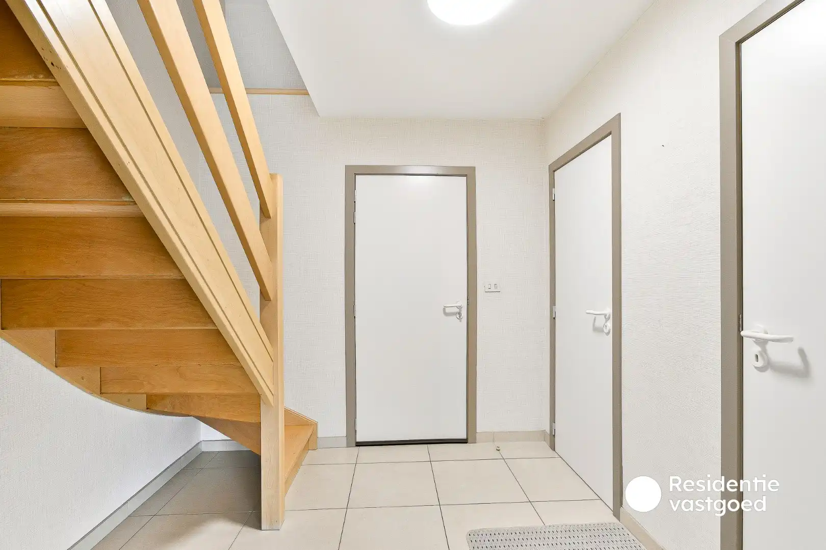 Duplex-appartement in rustige residentie met twee slaapkamers en terras foto 9