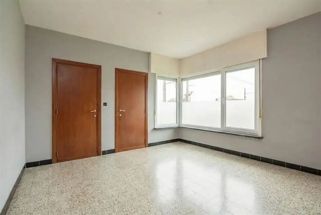 Te renoveren woning in groene omgeving foto 8