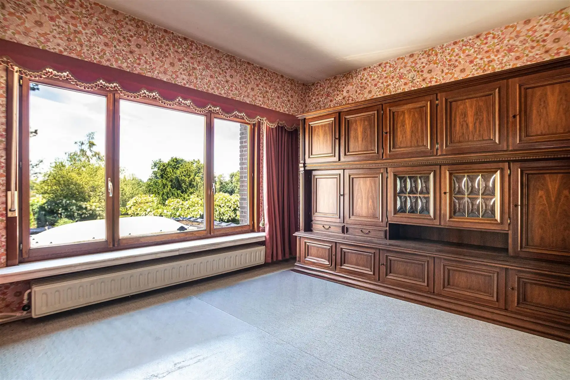 Statige woning met vrij uitzicht & vergund bijgebouw foto 12