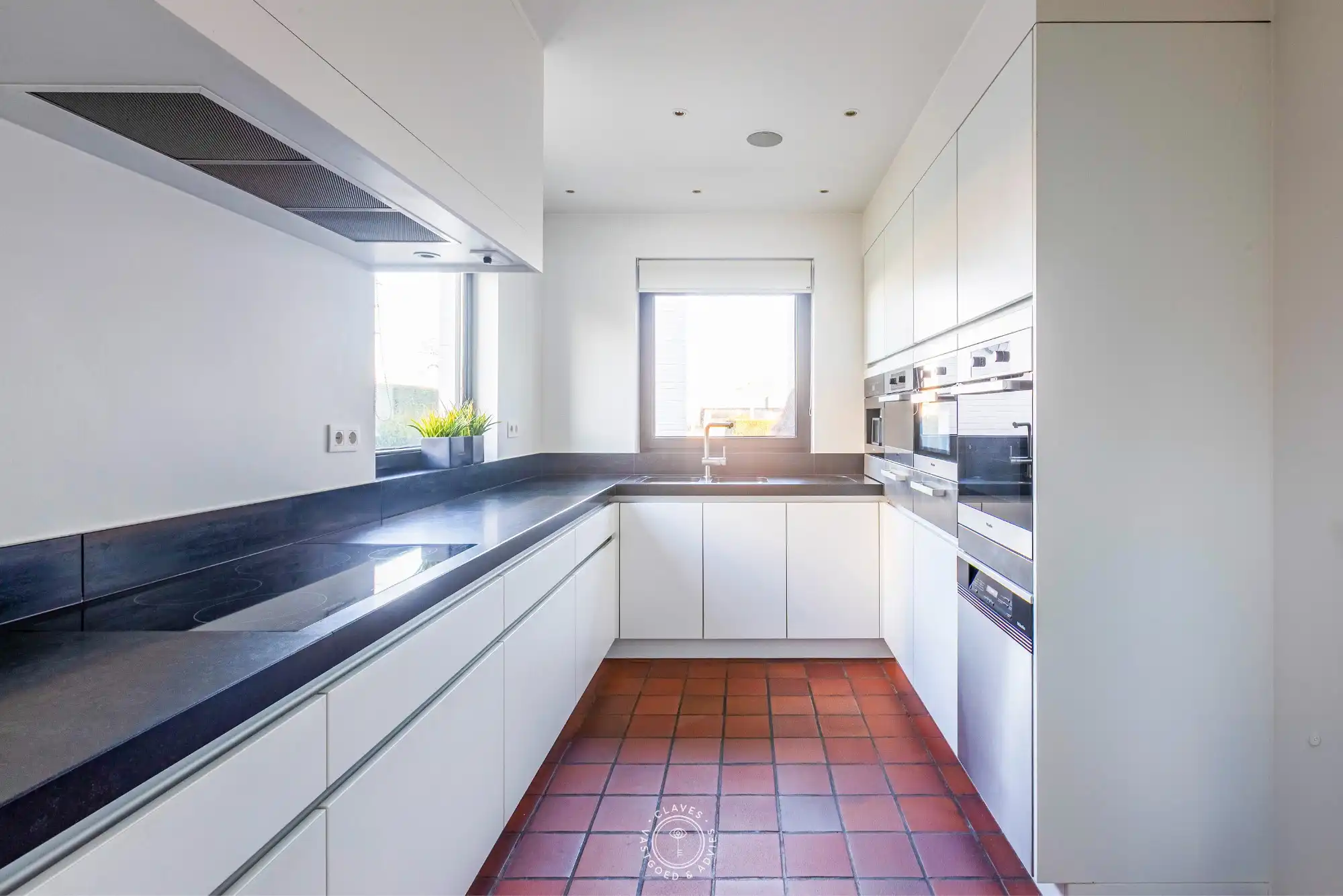 Een unieke combinatie van wonen, werken en genieten in Waasmunster foto 15