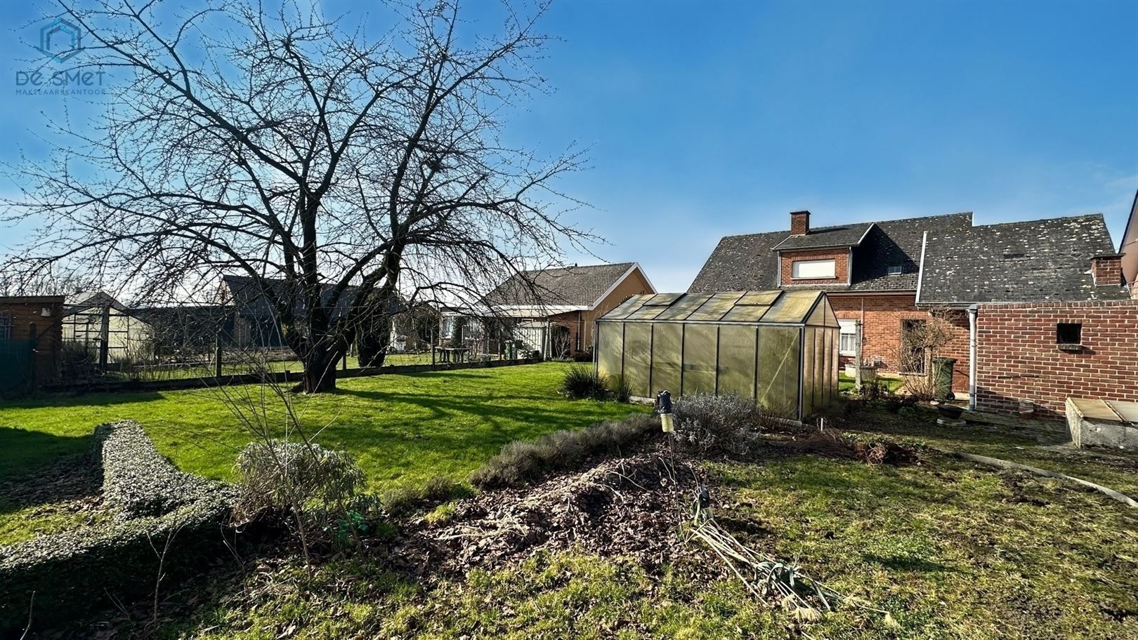 Te renoveren open bebouwing met 3 slpks, garage en tuin  foto 4