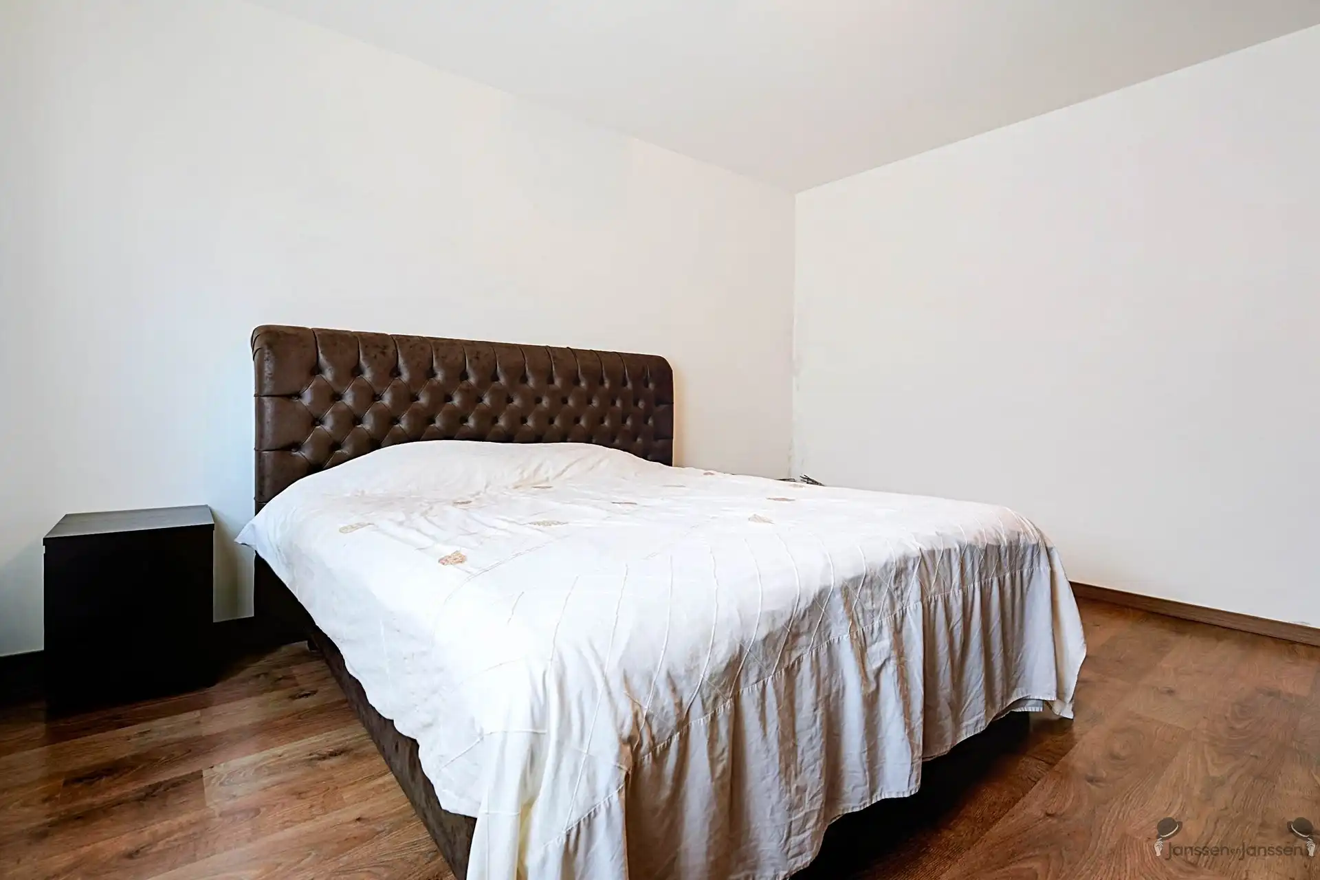 Opbrengsteigendom met ruime duplexappartement (144m²) en handelsgelijkvloers foto 24