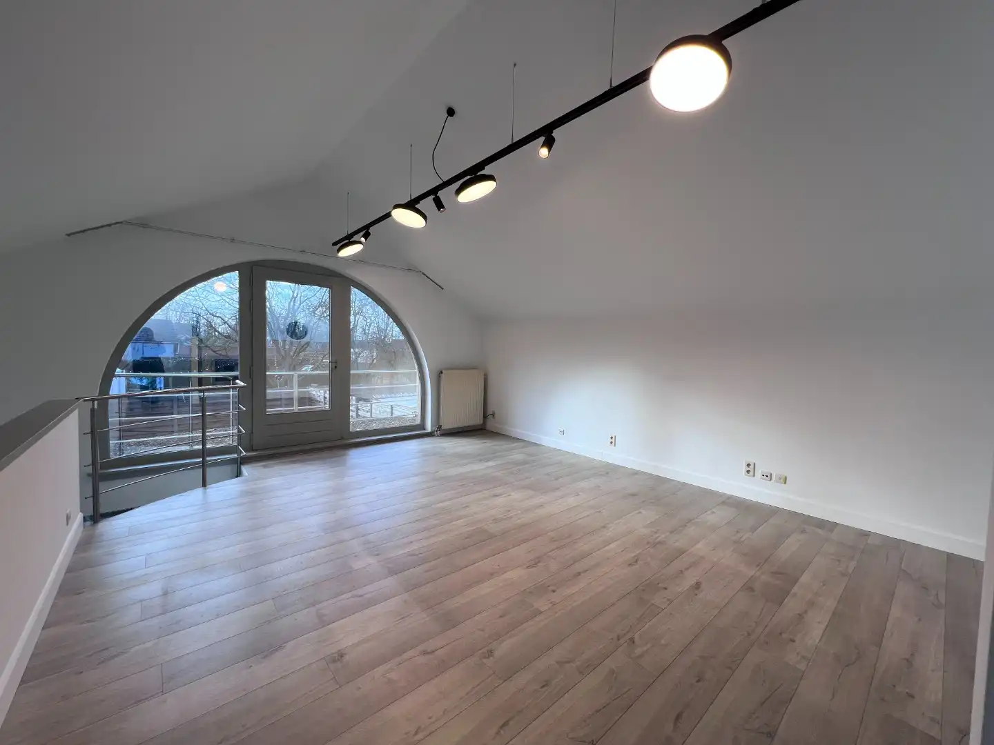 Ruime en lichtrijke woning met tuin te huur in Zomergem foto 14