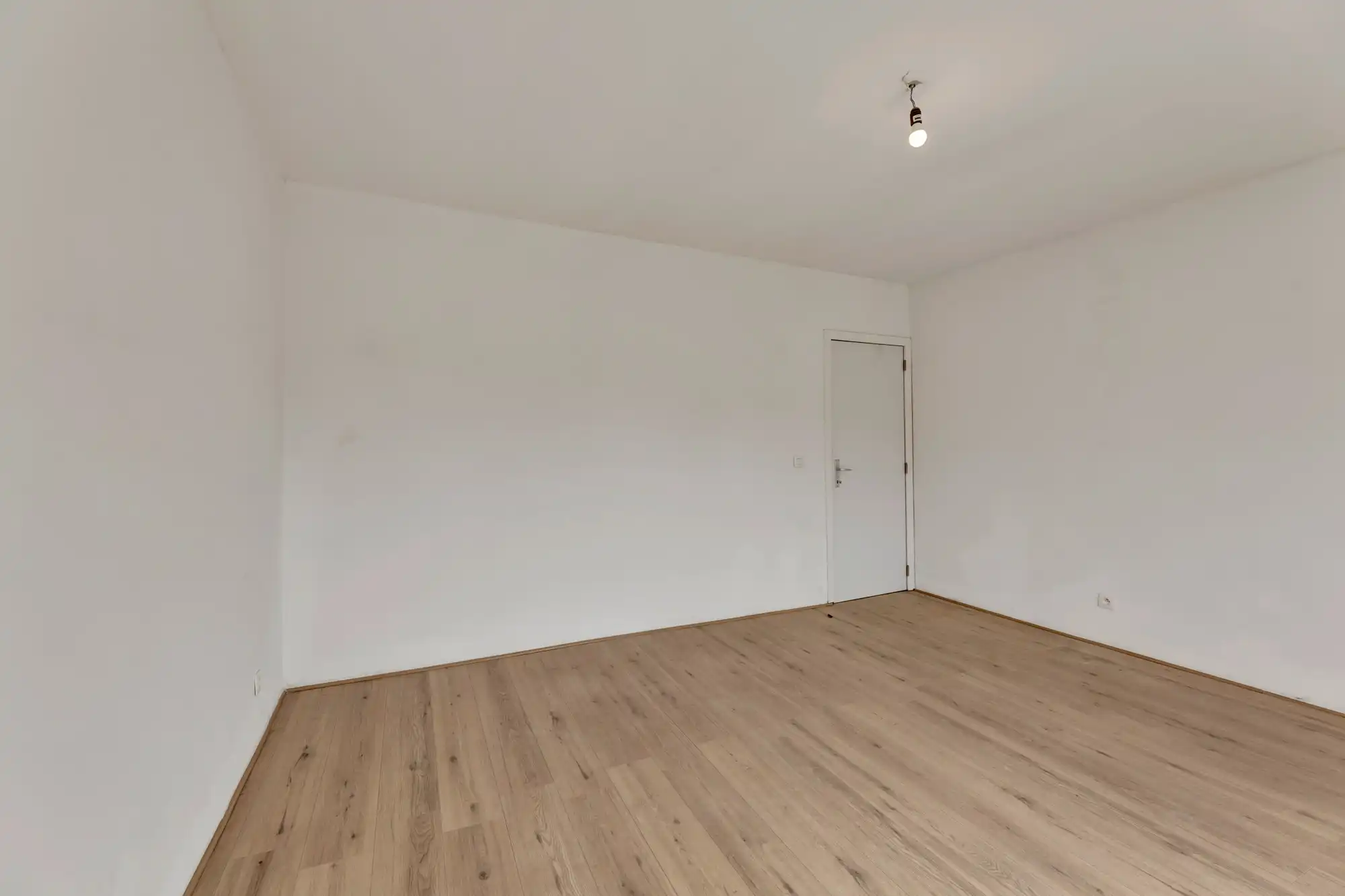 Gerenoveerd handelshuis op strategische locatie te Dilbeek! foto 16