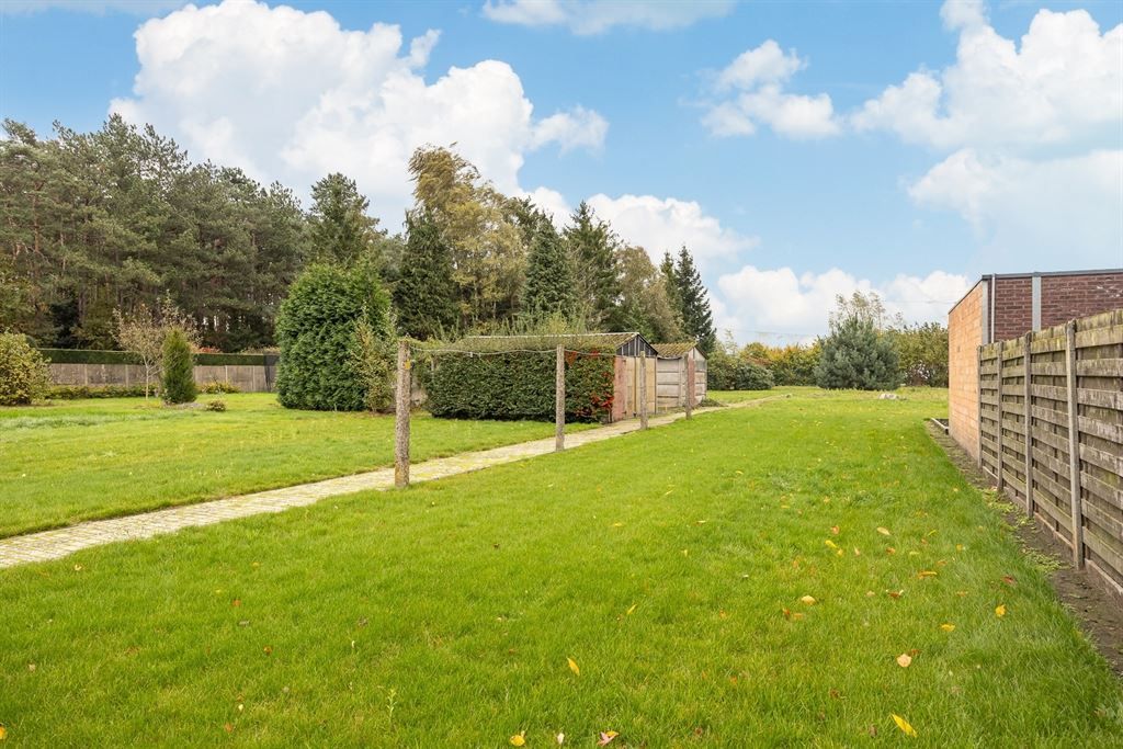 Karaktervolle woning met veel potentieel foto 3