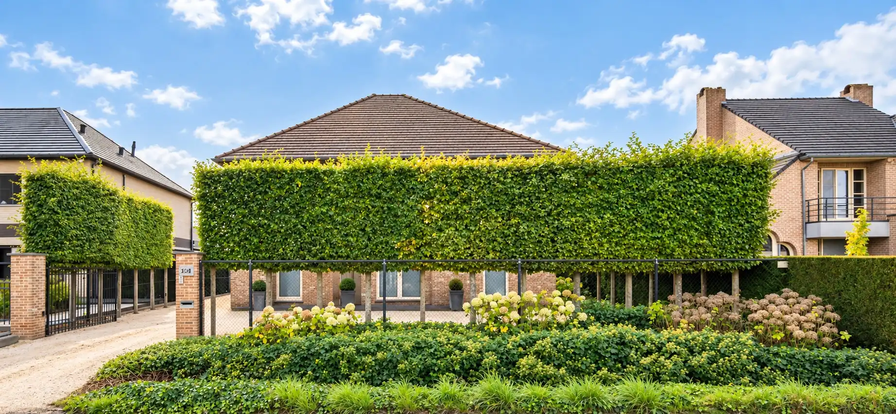Stijlvolle villa in tijdloze pastorijstijl met zwembad en exclusieve tuinbeleving. foto 2