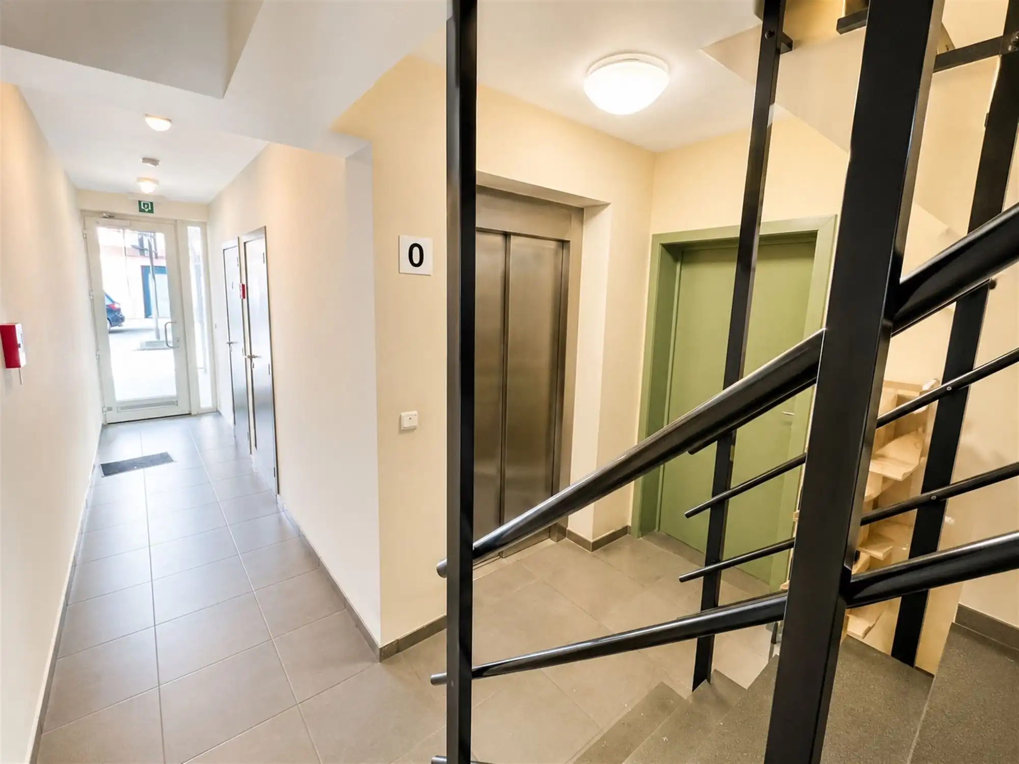 1-slaapkamerappartement met terras en autostaanplaats foto 3