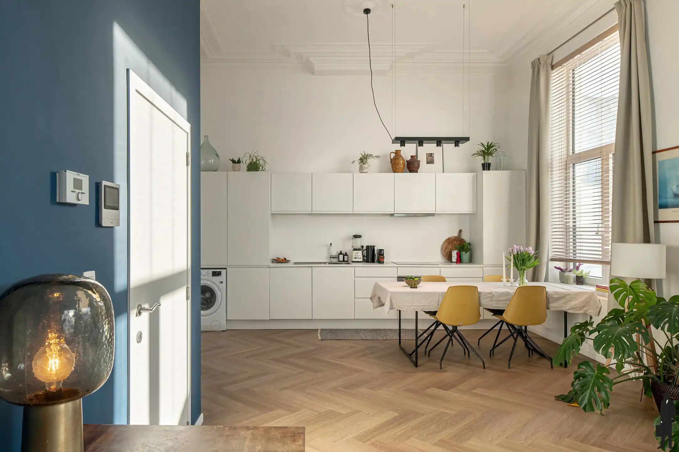 Lichtrijk appartement met hoge plafonds en terras foto 12