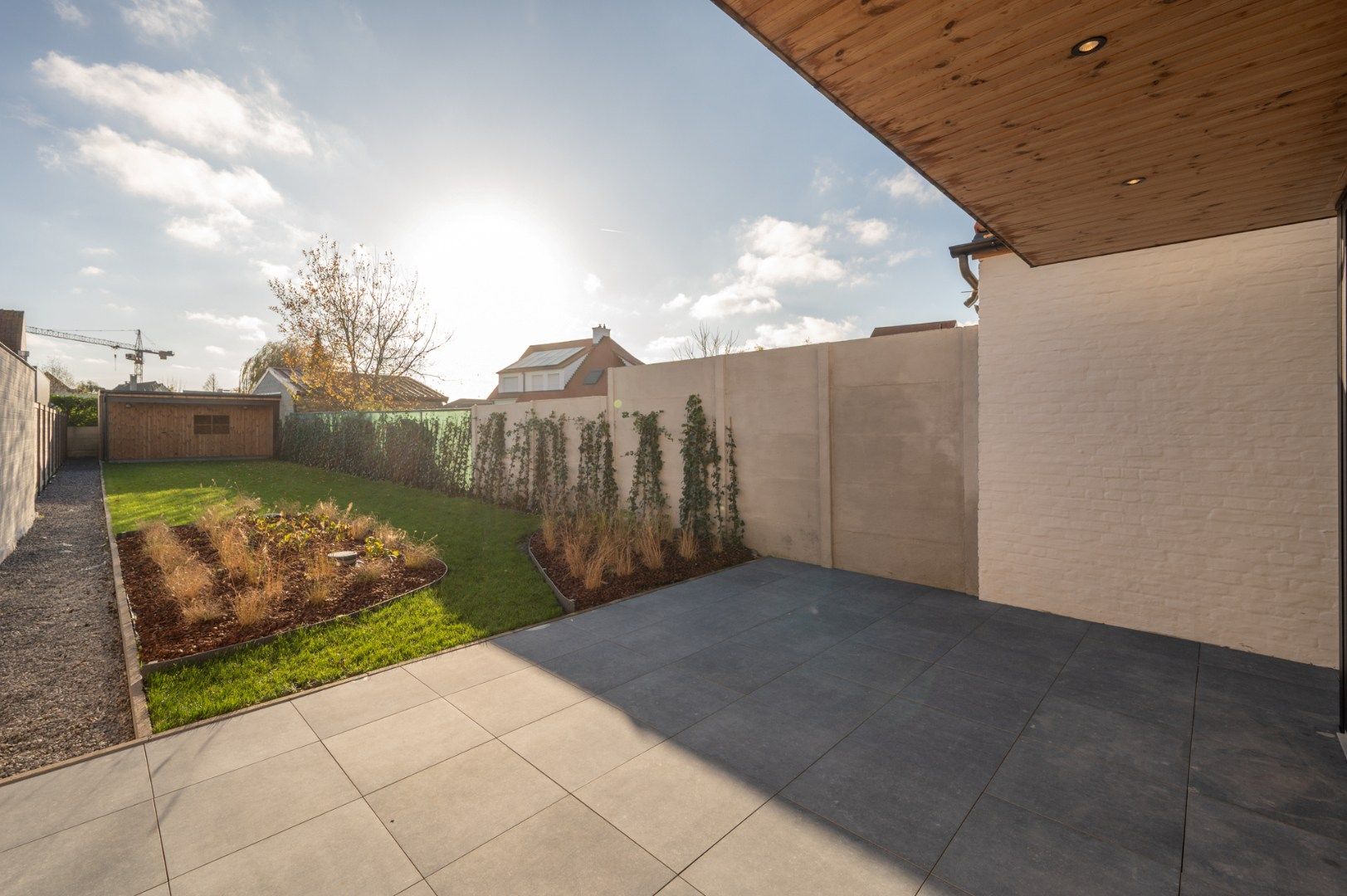 Volledig gerenoveerde en energiezuinige woning met prachtige diepe tuin foto 4