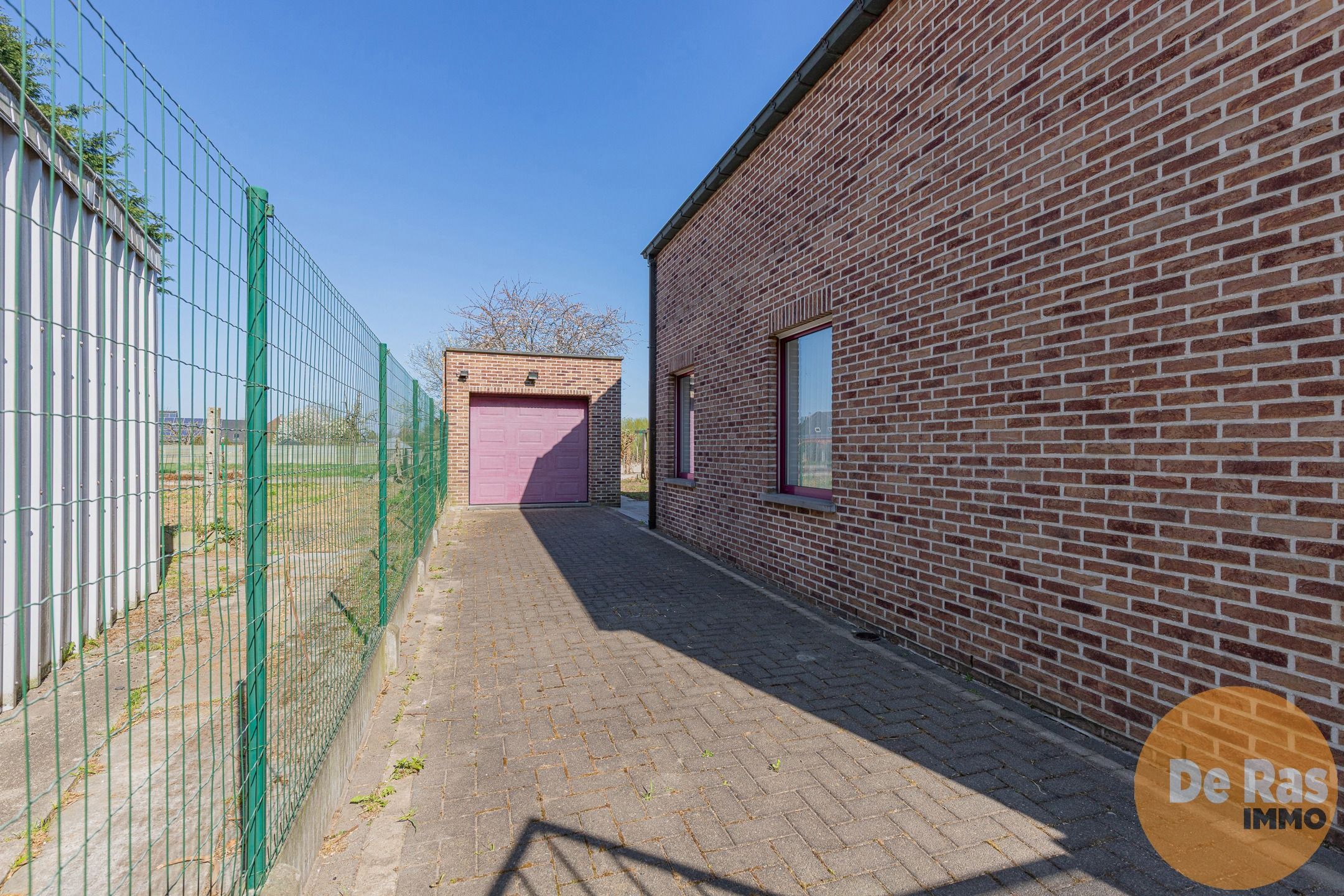 NIEUWERKERKEN - Kwalitatieve woning met diepe tuin en garage foto 23