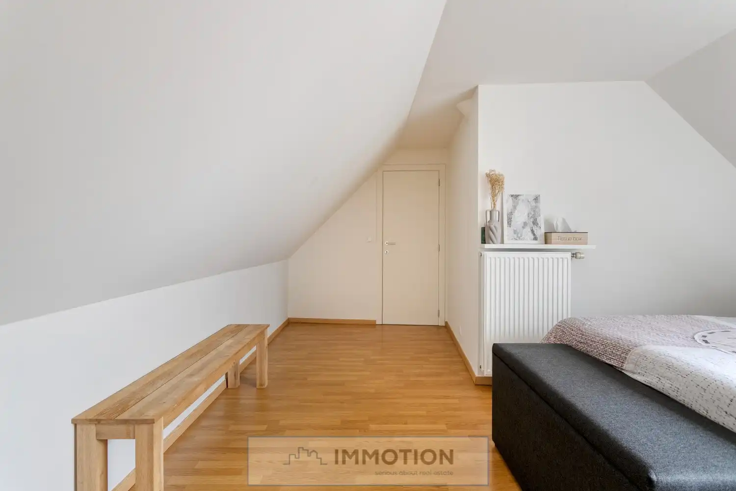 Ruim instapklaar appartement met 2 slaapkamers in centrum Kortrijk vlakbij de Leie - BEZOEK op 14 of 15 februari foto 16