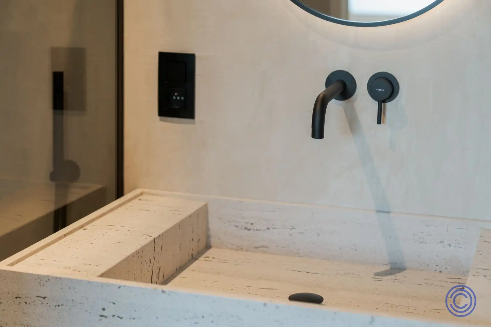 Exclusief appartement met zonneterras nabij de geliefde Marnixplaats foto 9