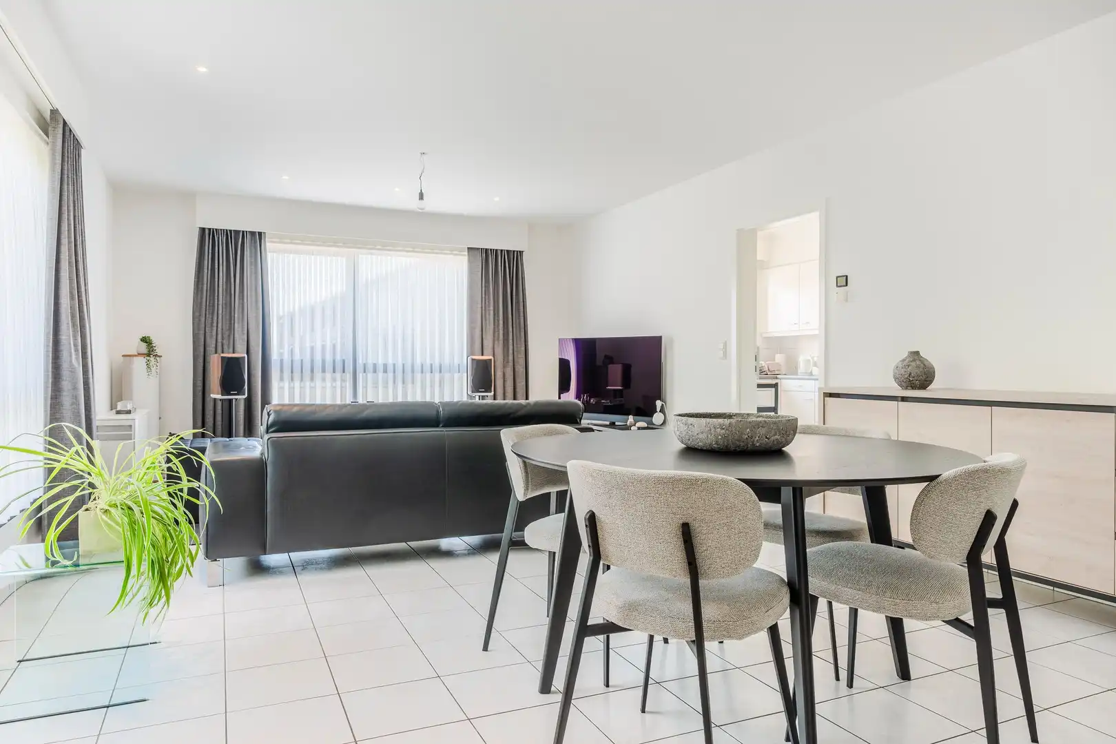 Centraal en rustig gelegen appartement met garage foto 5