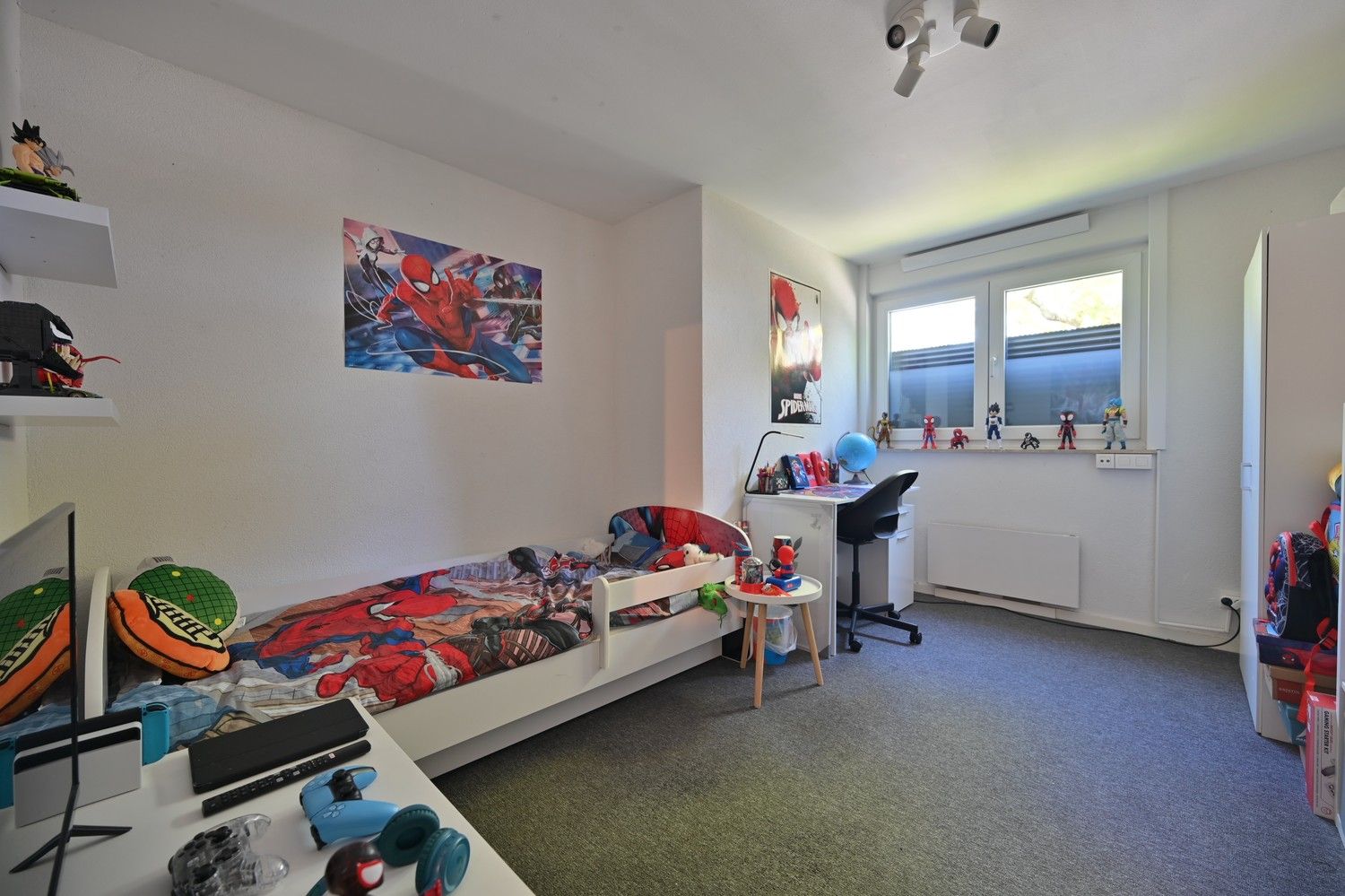 Halfvrijstaande bel-etagewoning met 3 slaapkamers, bosrijk gelegen in residentiële laan foto 22