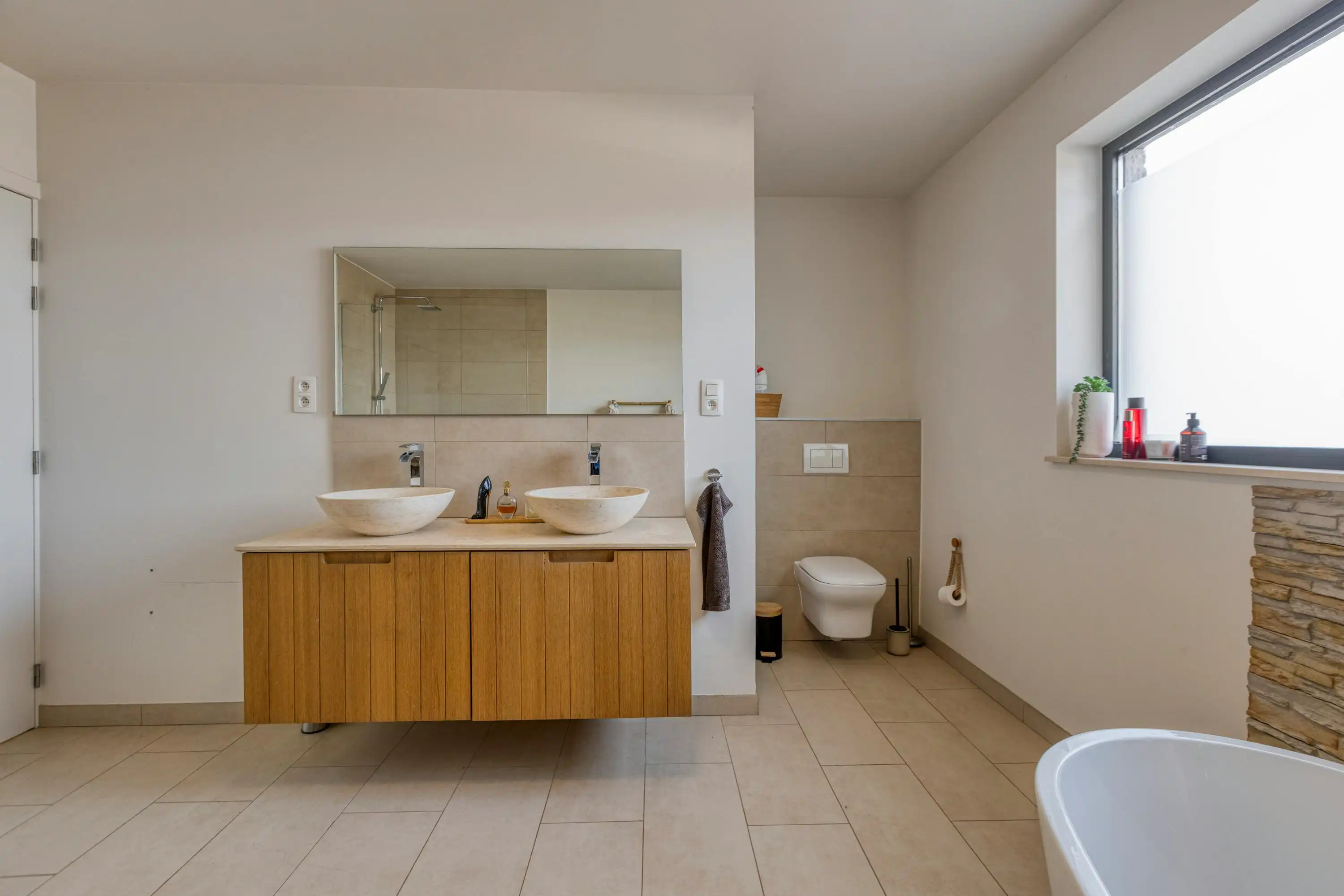 Instapklare gezinswoning met 4 slaapkamers te Kuringen foto 15