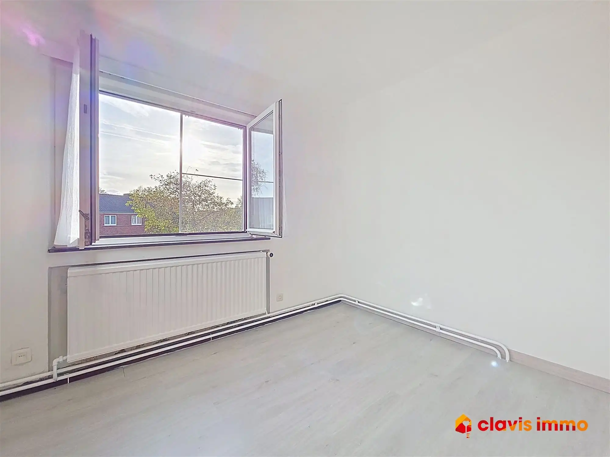 Halfopen-bebouwing in een rustige buurt foto 10