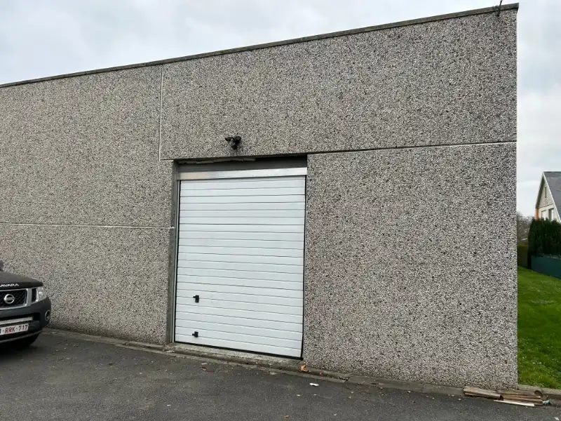 Commercieel gelegen handelspand van 450 m² met ruime parking. foto 12