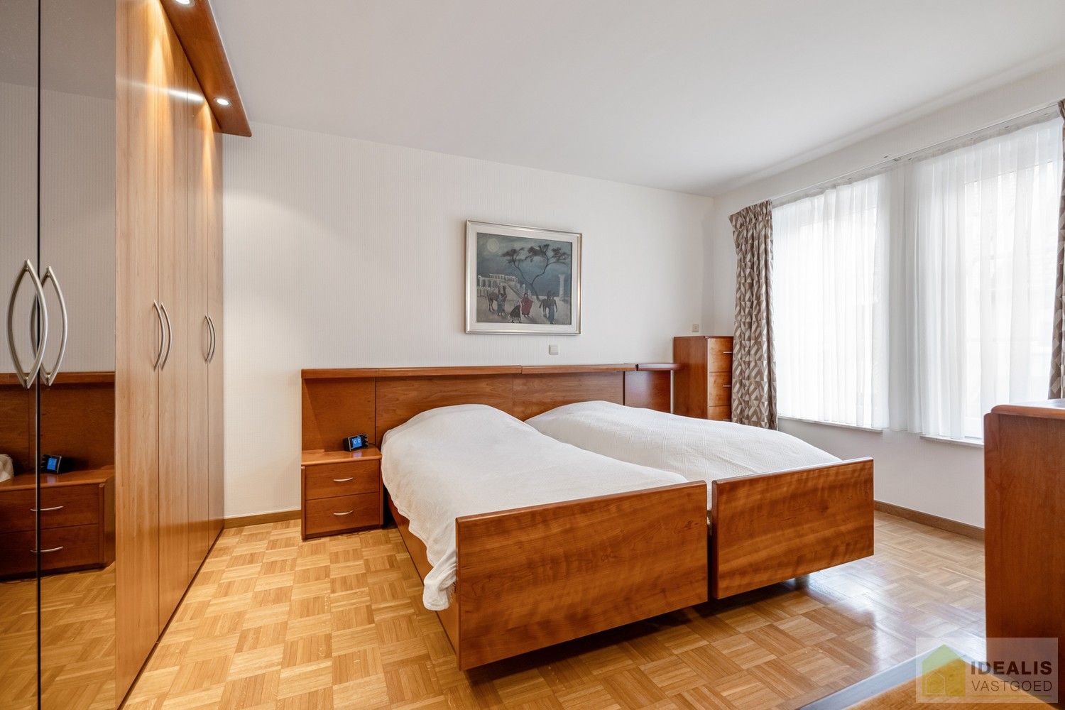 IDEALIS VASTGOED – RUIM INSTAPKLAAR APPARTEMENT IN KLEINSCHALIGE RESIDENTIE MET LICHTRIJKE LEEFRUIMTE, OPEN KEUKEN, HEERLIJK OVERDEKT TERRAS, 3 SLAAPKAMERS, BADKAMER, FIJNE WASPLAATS/BERGING EN INPANDIGE GARAGE OP EEN UITERST GUNSTIGE LOCATIE MIDDEN IN HET CENTRUM VAN PELT!! ZEER GESCHIKT VOOR KANDIDATEN OP ZOEK NAAR INSTAPKLAAR APPARTEMENT foto 23