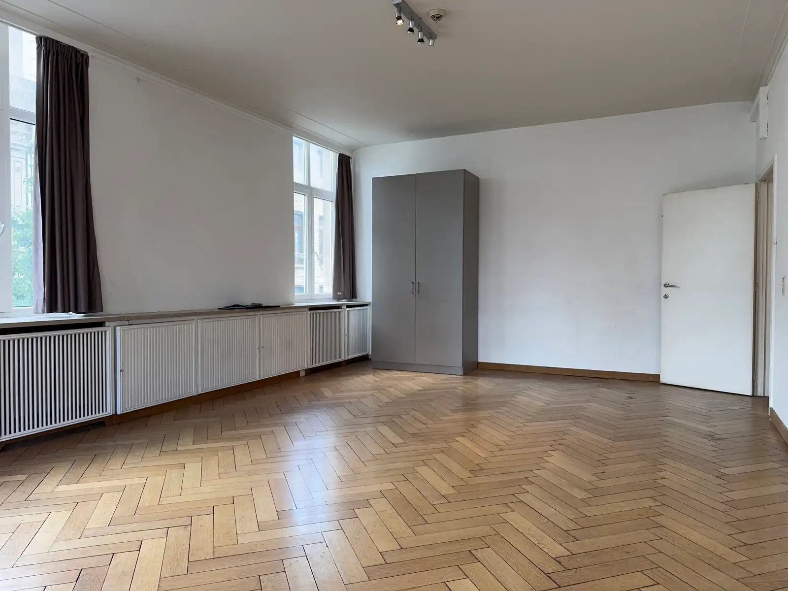 Ruime lichtrijke studentenkamer 42m² foto 5