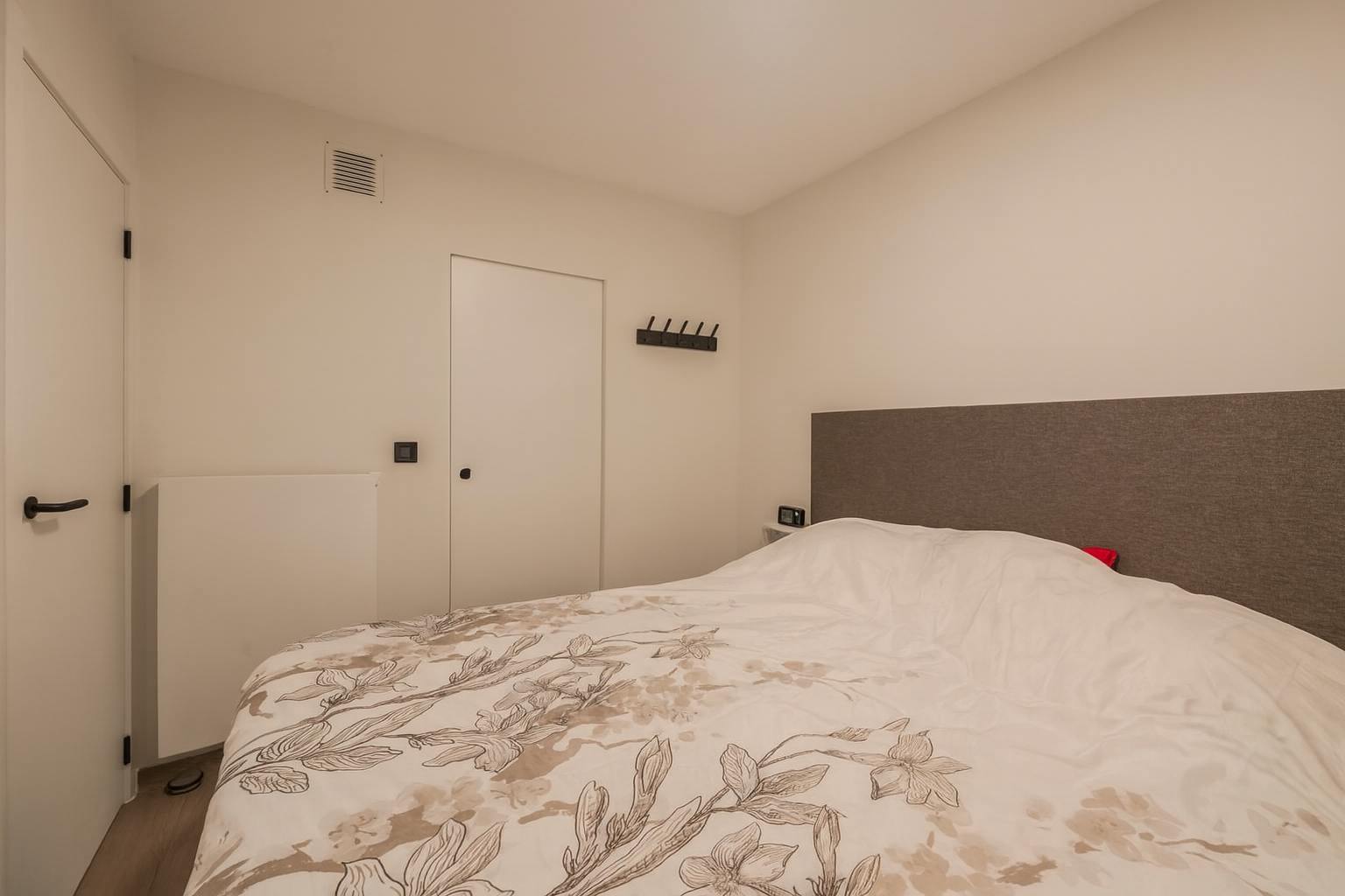 Lichtrijk appartement met aparte slaapruimte te Middelkerke! foto 3