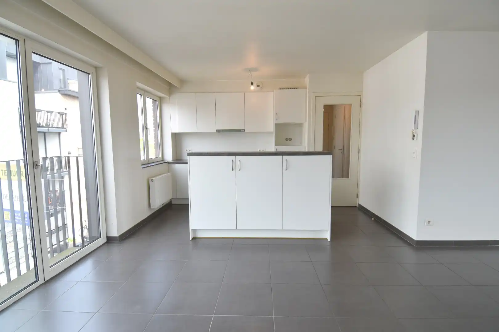 Instapklaar 2-slaapkamerappartement op toplocatie nabij het centrum van Kortrijk foto 2