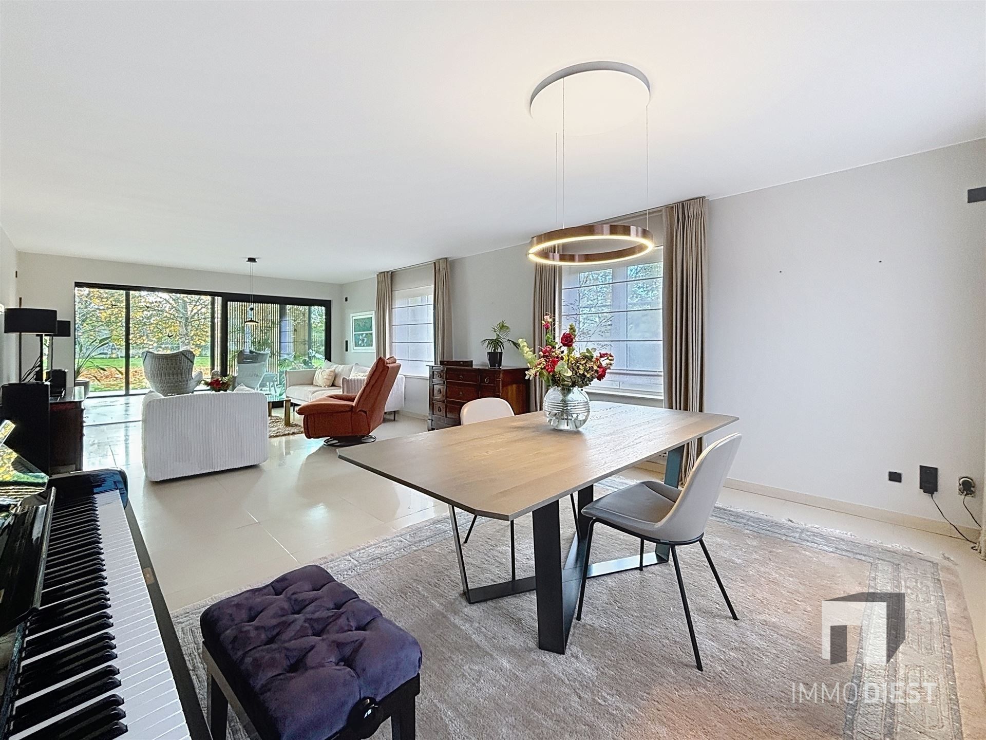 Villa met 5 slpk op 74,11are en zuidgerichte tuin foto 14