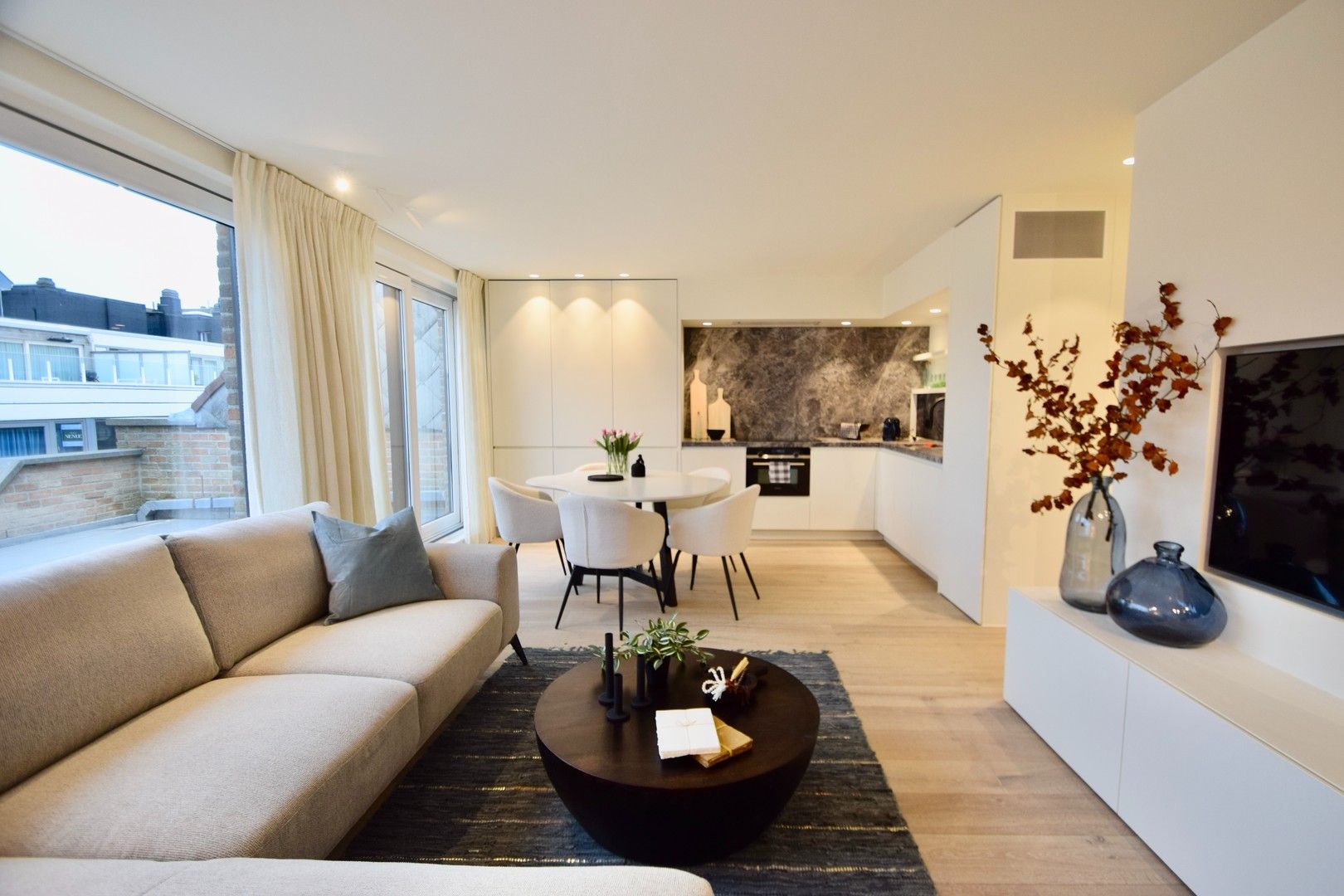 Prachtig penthouse appartement gelegen nabij de Zeedijk, de winkels en het Van Bunnenplein. foto 4