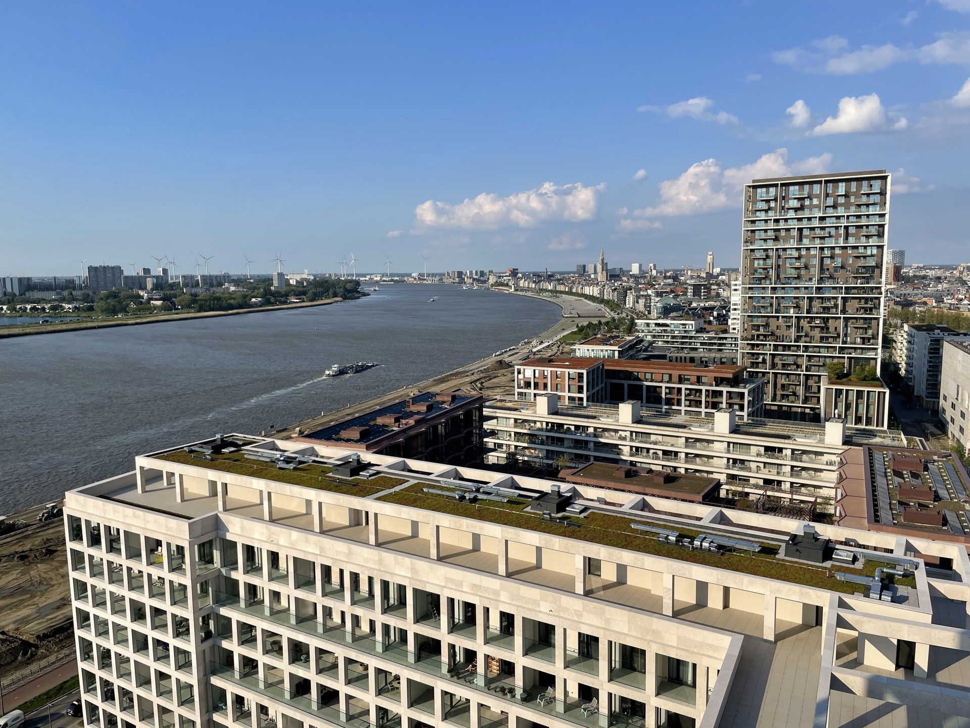 ANTWERPEN ZUID - Gemeubeld appartement met Schelde zicht foto 2